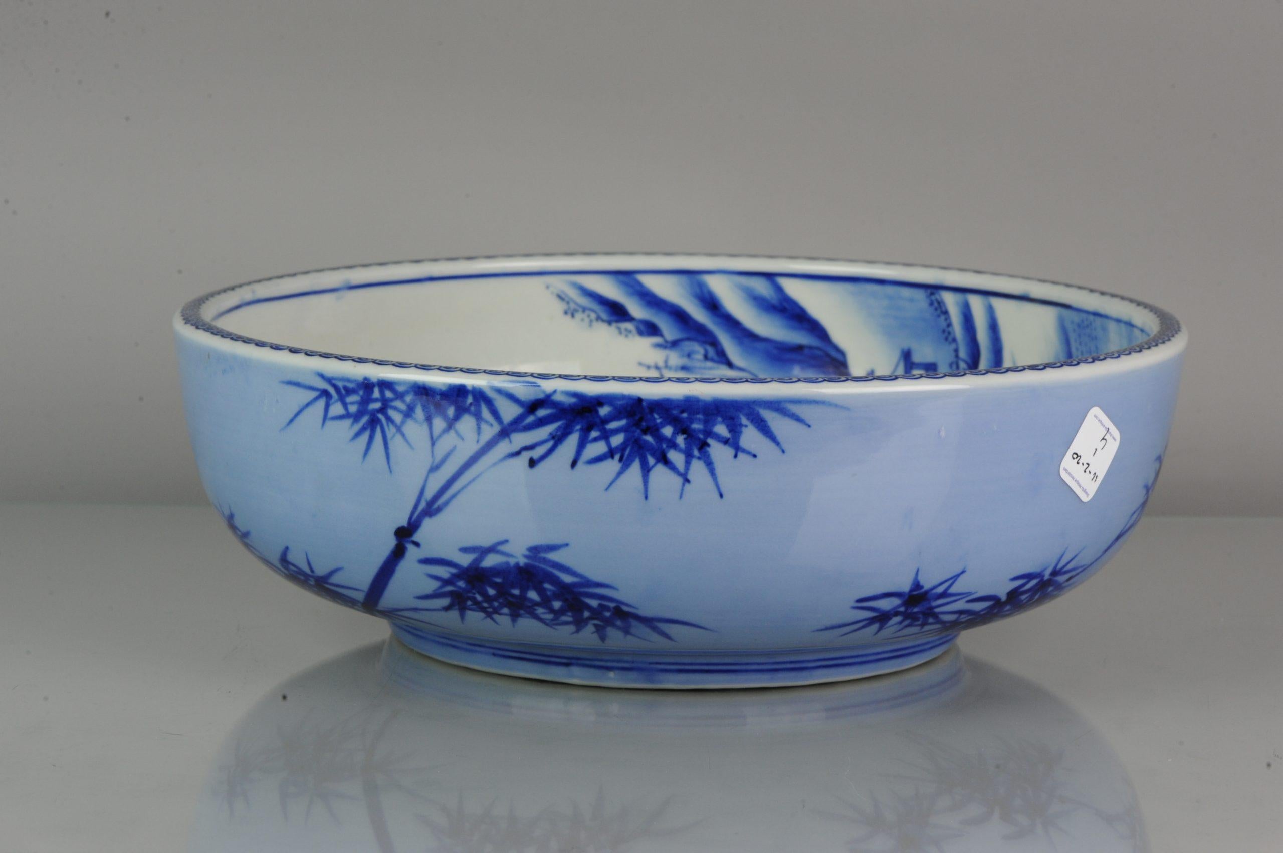 Large Arita Bowl Beautifull Japanese Porcelain 19th Century Edo/Meiji Period For Sale 1