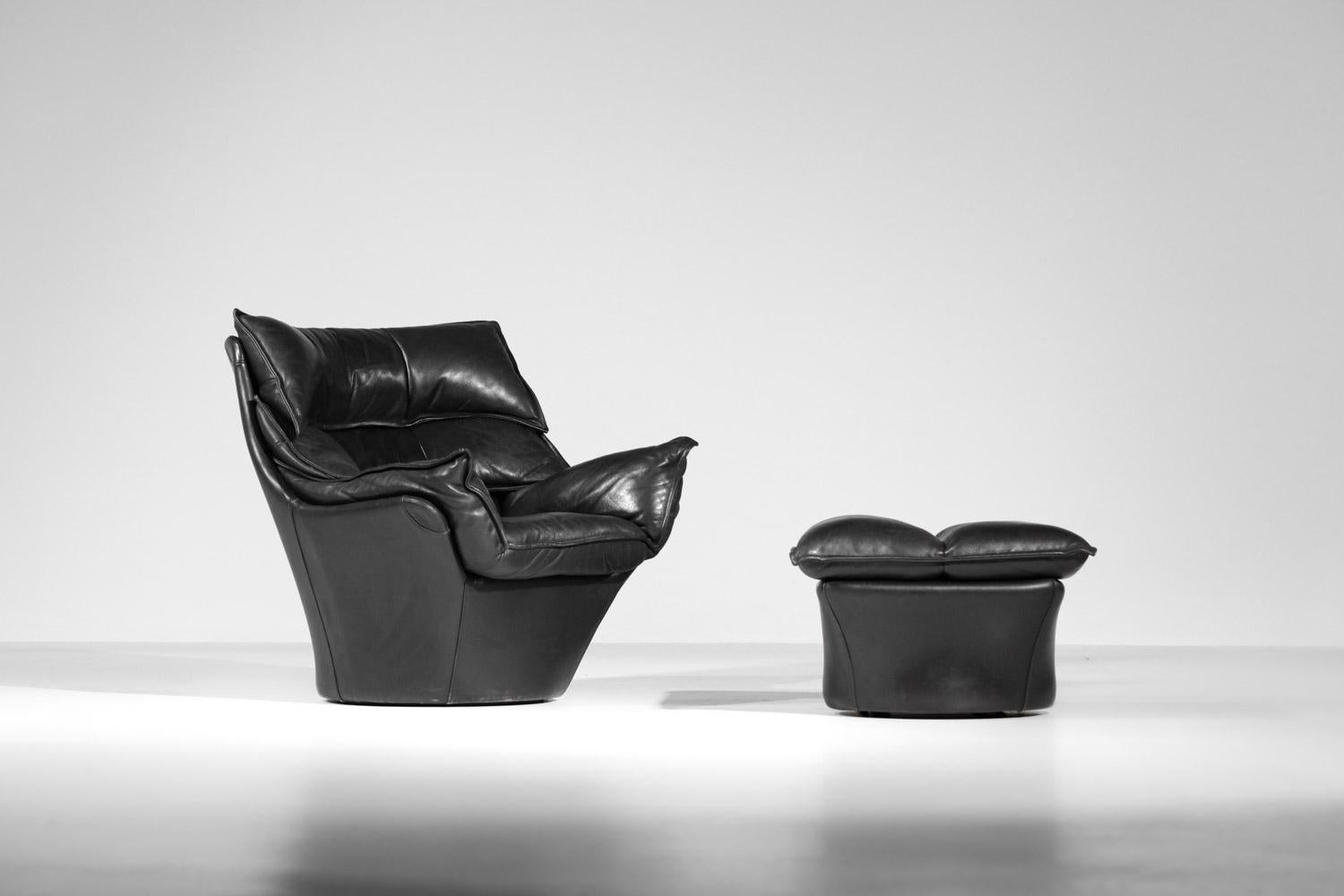 Large armchair and footrest in black leather Bernard Massot years 70/80 For Sale 3