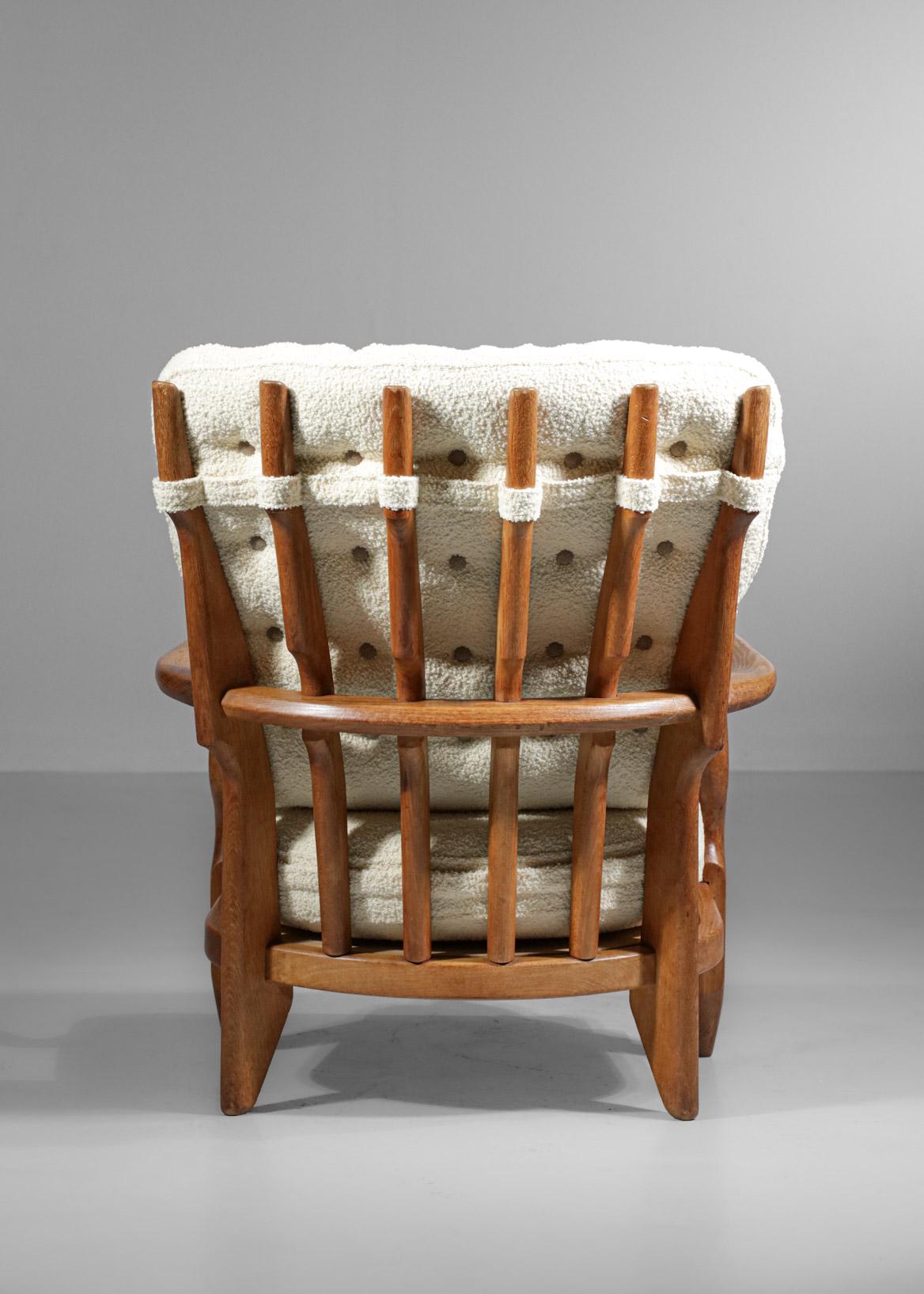 Grand fauteuil Madame modèle Grand Repos de Guillerme et Chambron des années 60 en chêne en vente 3