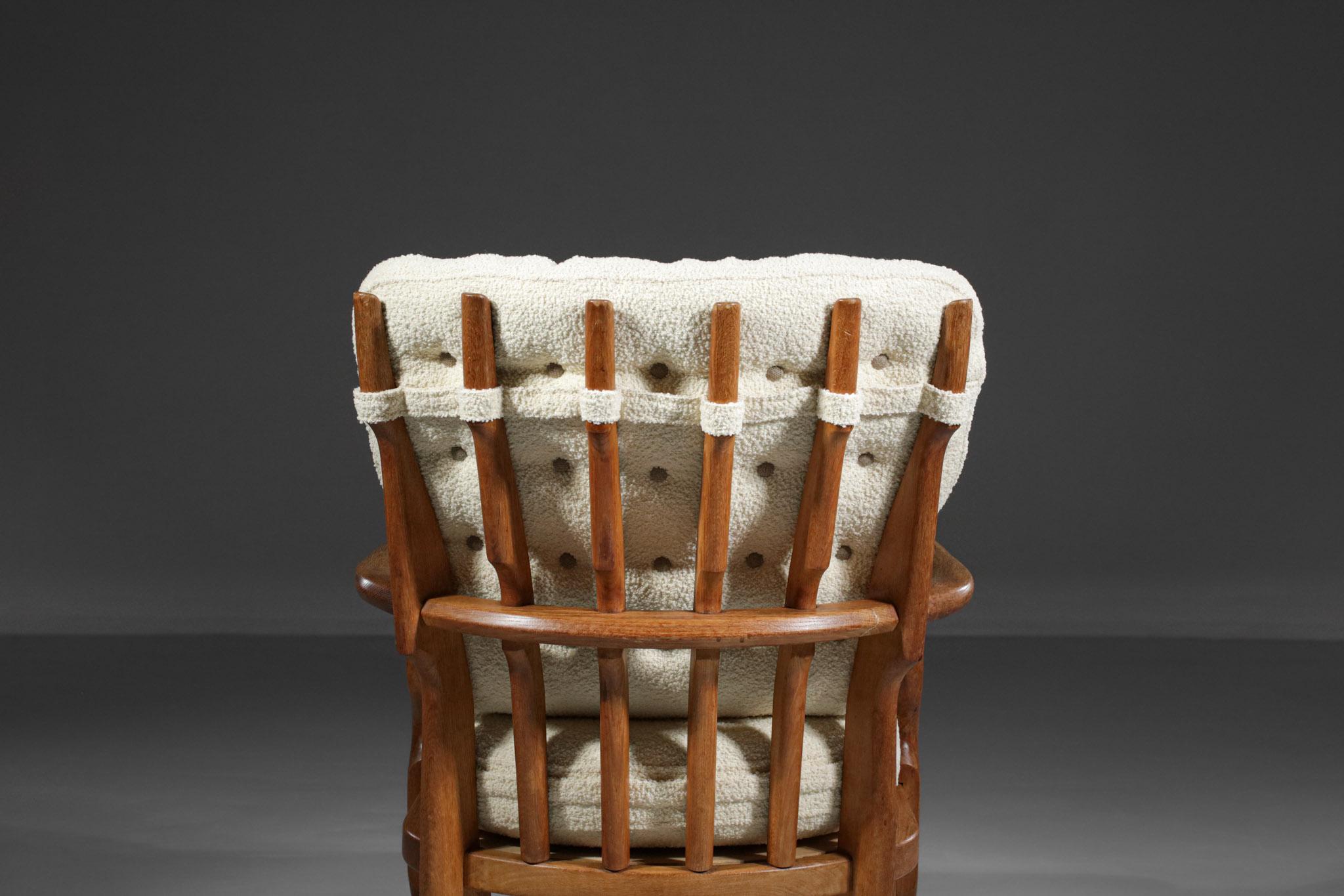 Grand fauteuil Madame modèle Grand Repos de Guillerme et Chambron des années 60 en chêne en vente 5