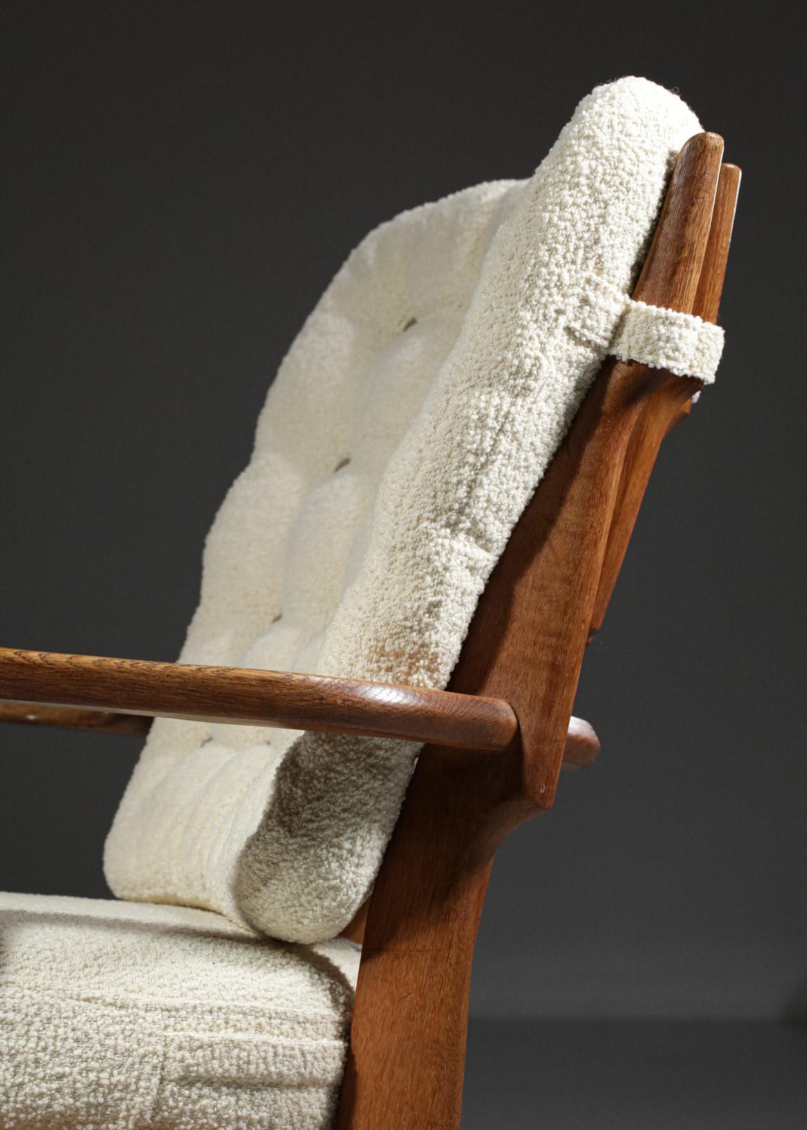 Grand fauteuil Madame modèle Grand Repos de Guillerme et Chambron des années 60 en chêne en vente 8