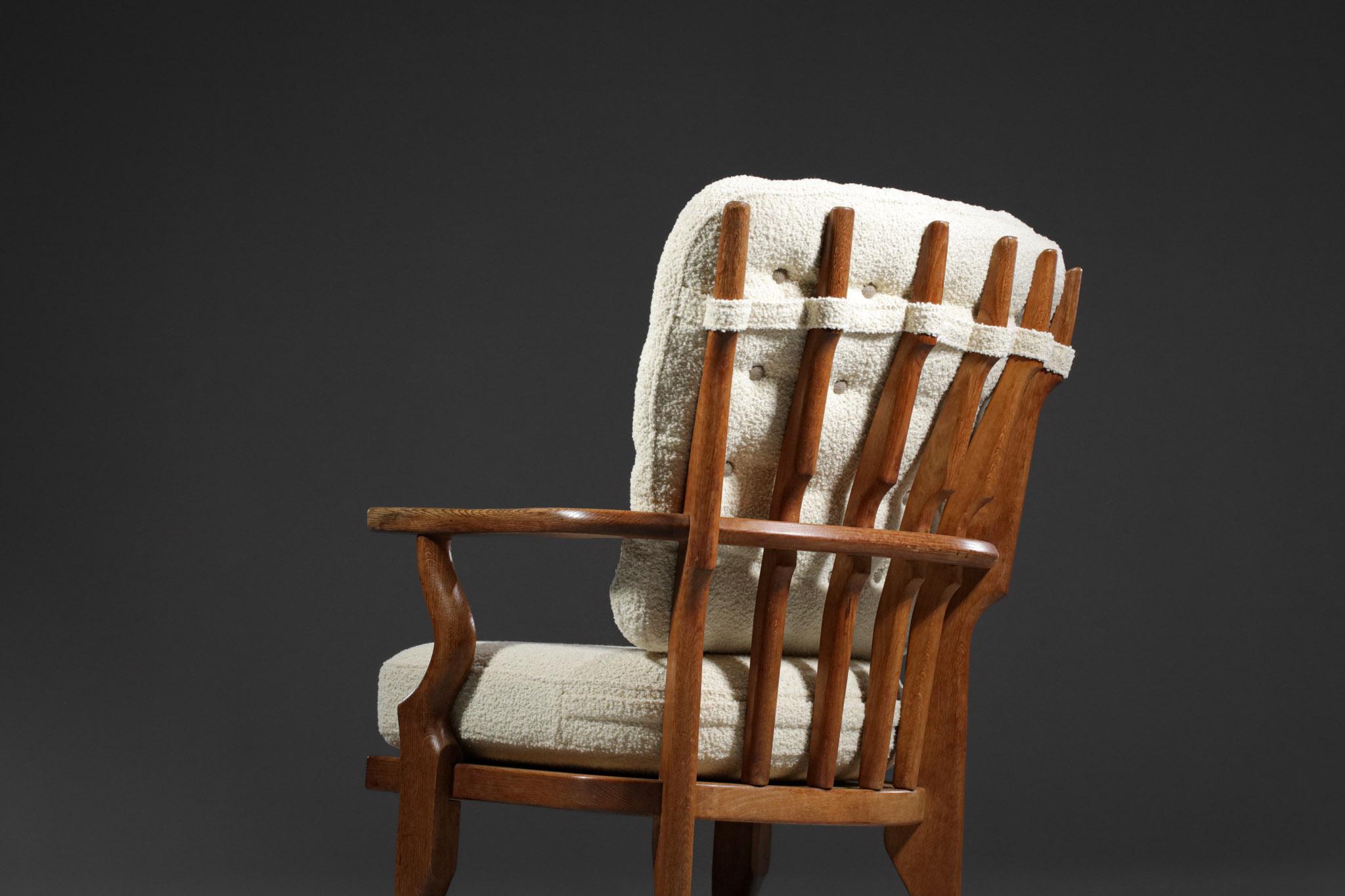 Grand fauteuil Madame modèle Grand Repos de Guillerme et Chambron des années 60 en chêne en vente 11