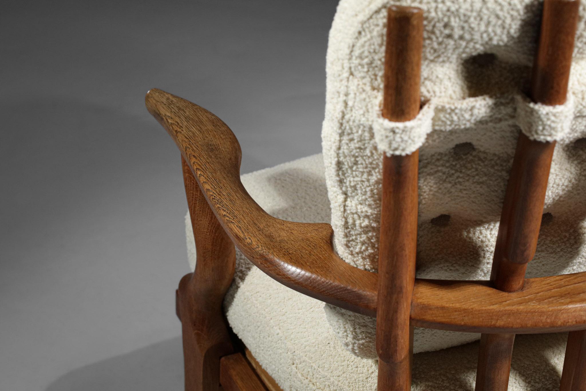 Grand fauteuil Madame modèle Grand Repos de Guillerme et Chambron des années 60 en chêne en vente 12