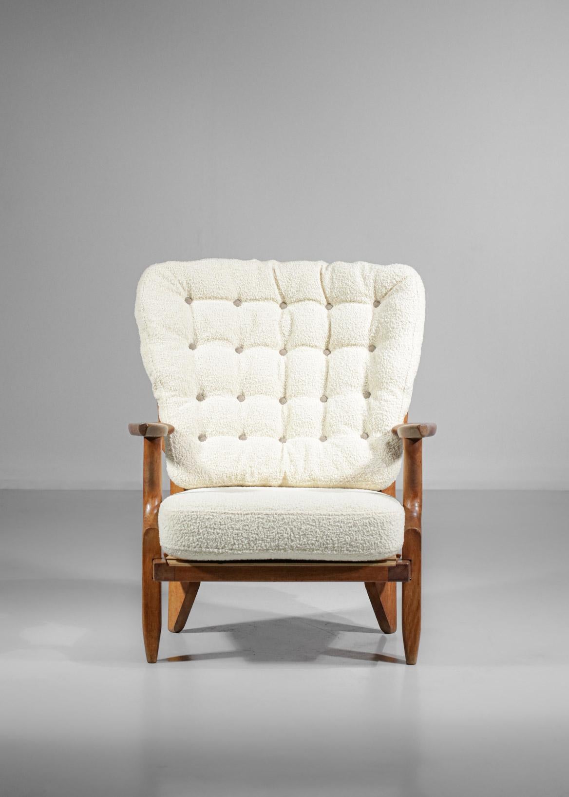 Mid-Century Modern Grand fauteuil Madame modèle Grand Repos de Guillerme et Chambron des années 60 en chêne en vente