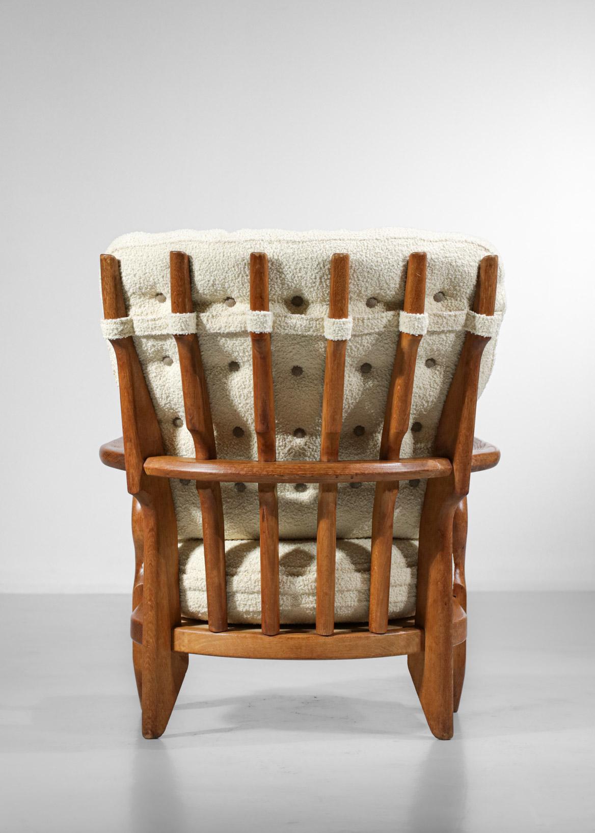 Grand fauteuil Madame modèle Grand Repos de Guillerme et Chambron des années 60 en chêne en vente 1