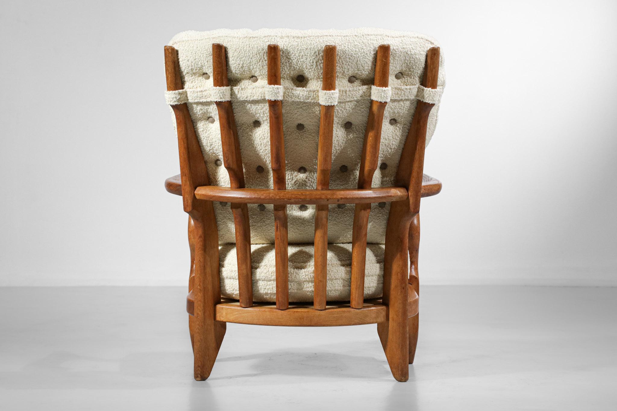 Grand fauteuil Madame modèle Grand Repos de Guillerme et Chambron des années 60 en chêne en vente 2