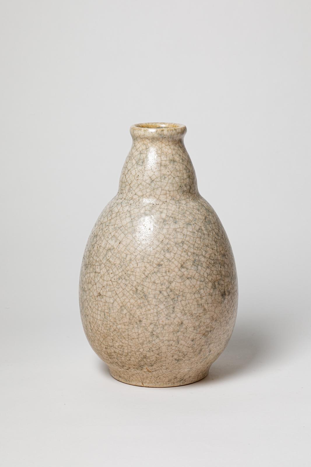 Georges Jaegle 

Grand vase en céramique art déco design du 20e siècle

Signé par Georges Jaegle 

Réalisé vers 1940

Condition originale parfaite.

Hauteur 32 cm
Grand 19 cm