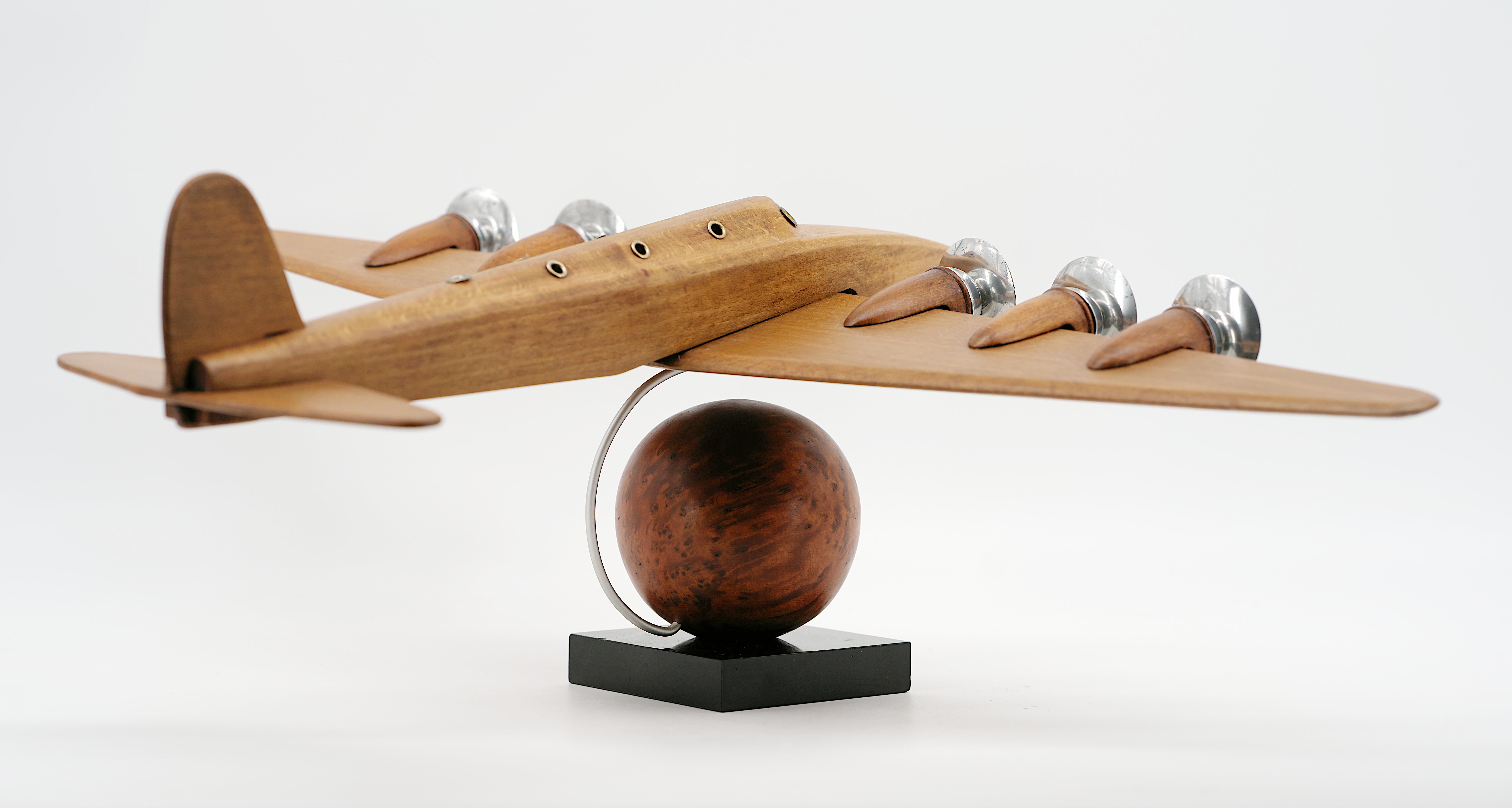 Milieu du XXe siècle Grand modèle d'avion Art déco par ART BOIS, années 1930 en vente