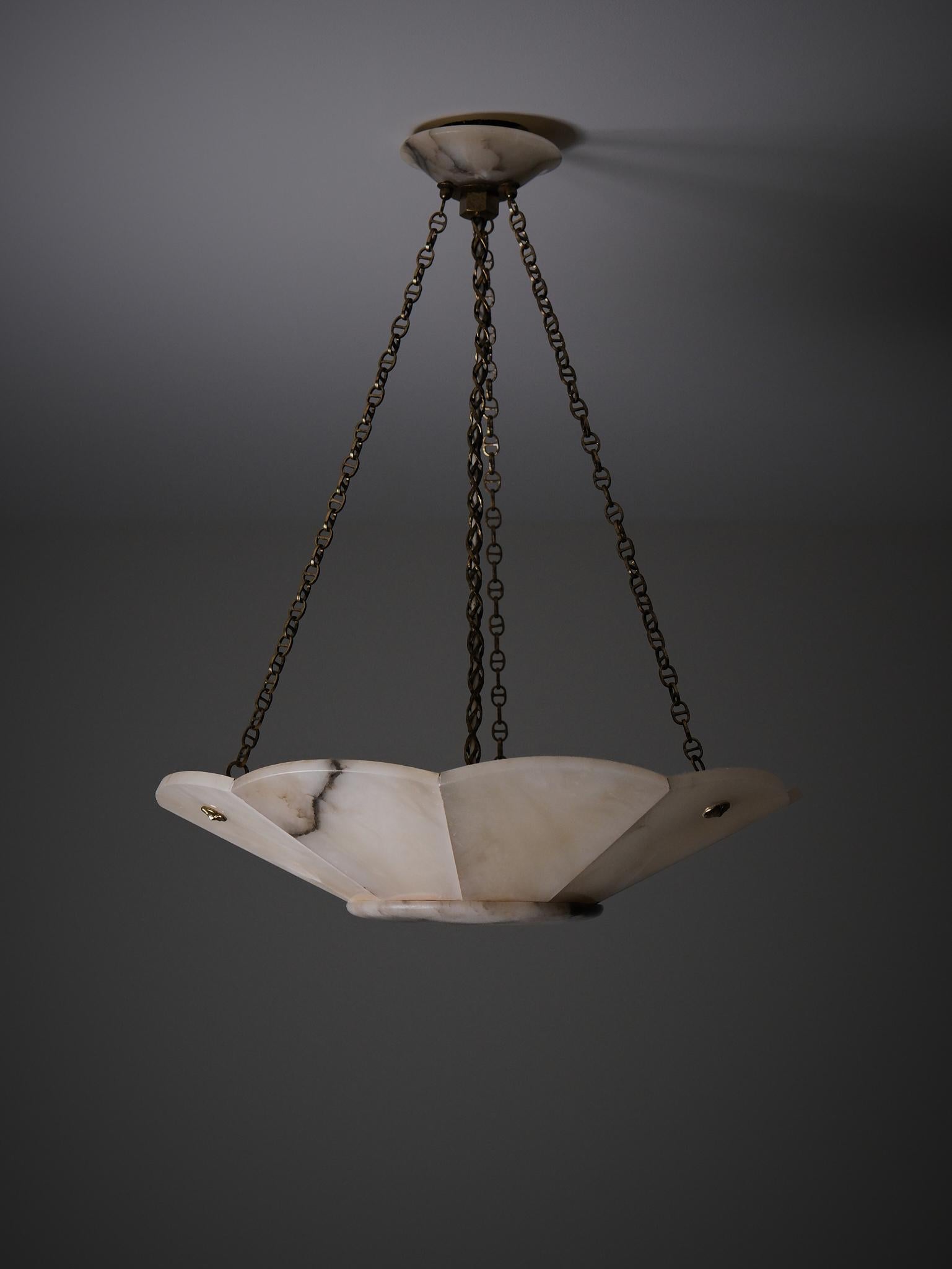 Große Art-déco-Deckenleuchte aus Alabaster von unbekanntem Designer, 1920er Jahre (20. Jahrhundert) im Angebot