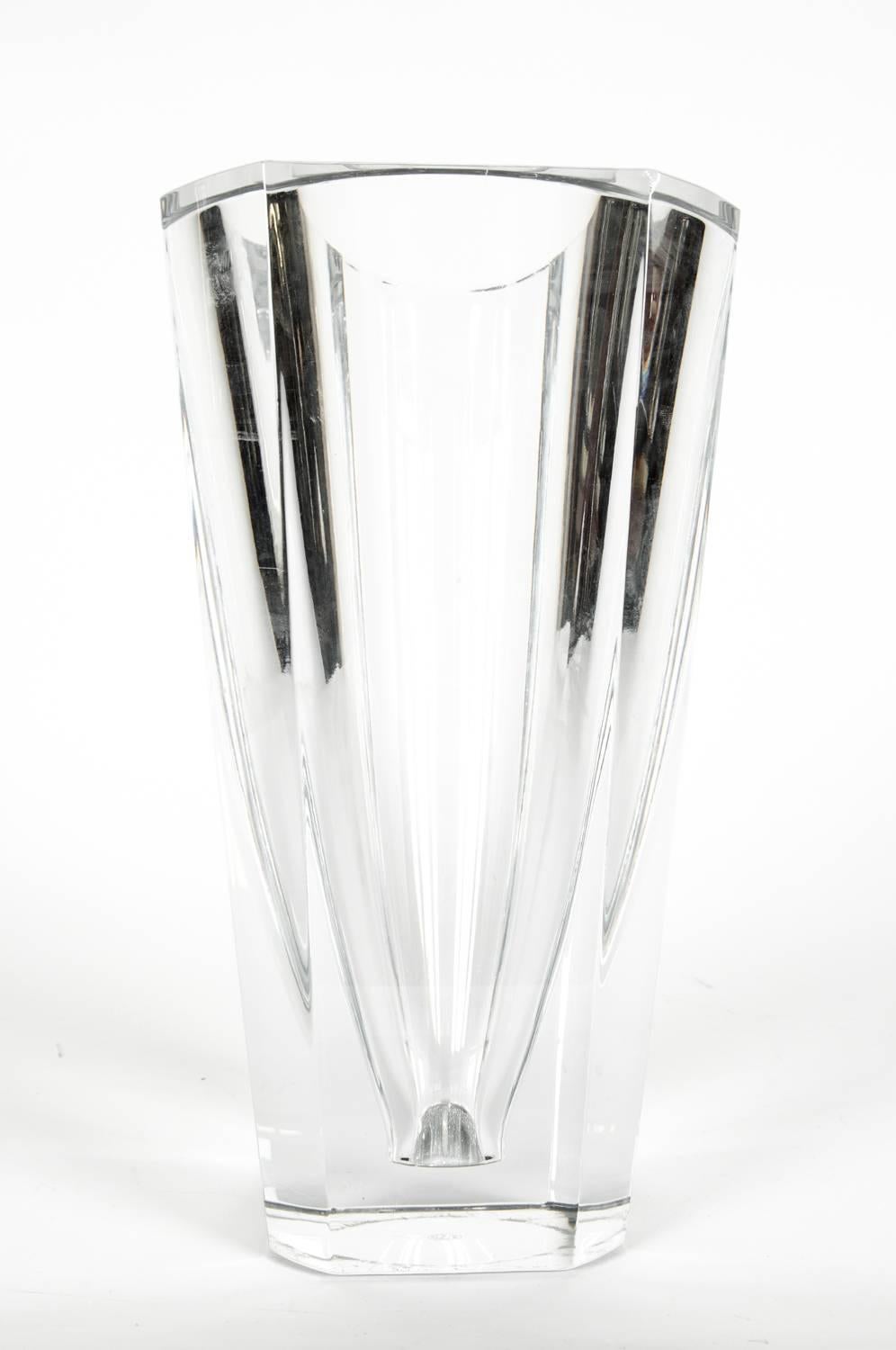 Large French Art Deco baccarat four-sided cut crystal vase / decorative piece. The vase is in excellent condition. Maker's mark undersigned. The vase measures about 12 inches high x 8 inches top diameter.
     