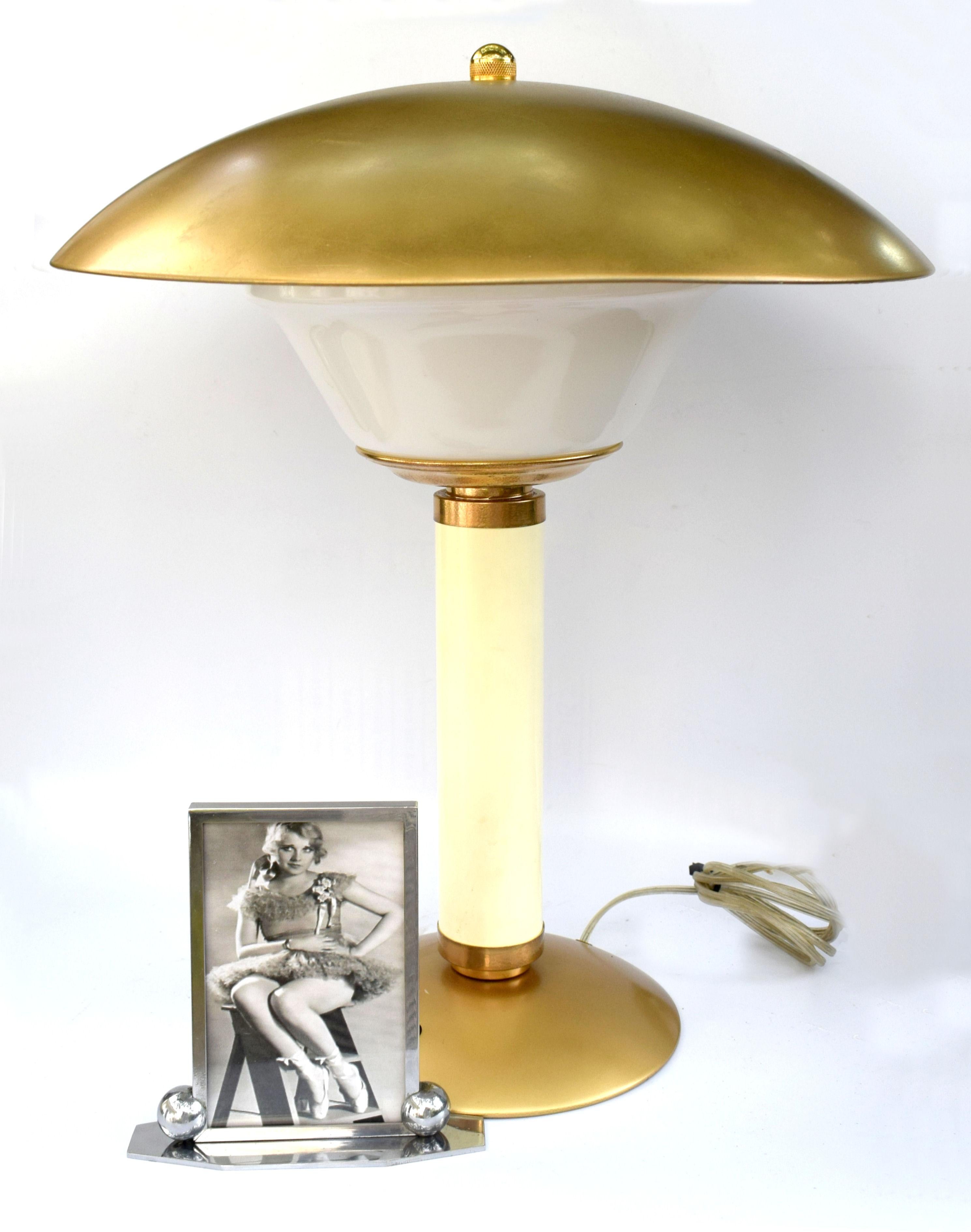 Large Art Deco Bakelite Table Lamp for Jumo, France In Good Condition In Devon, England