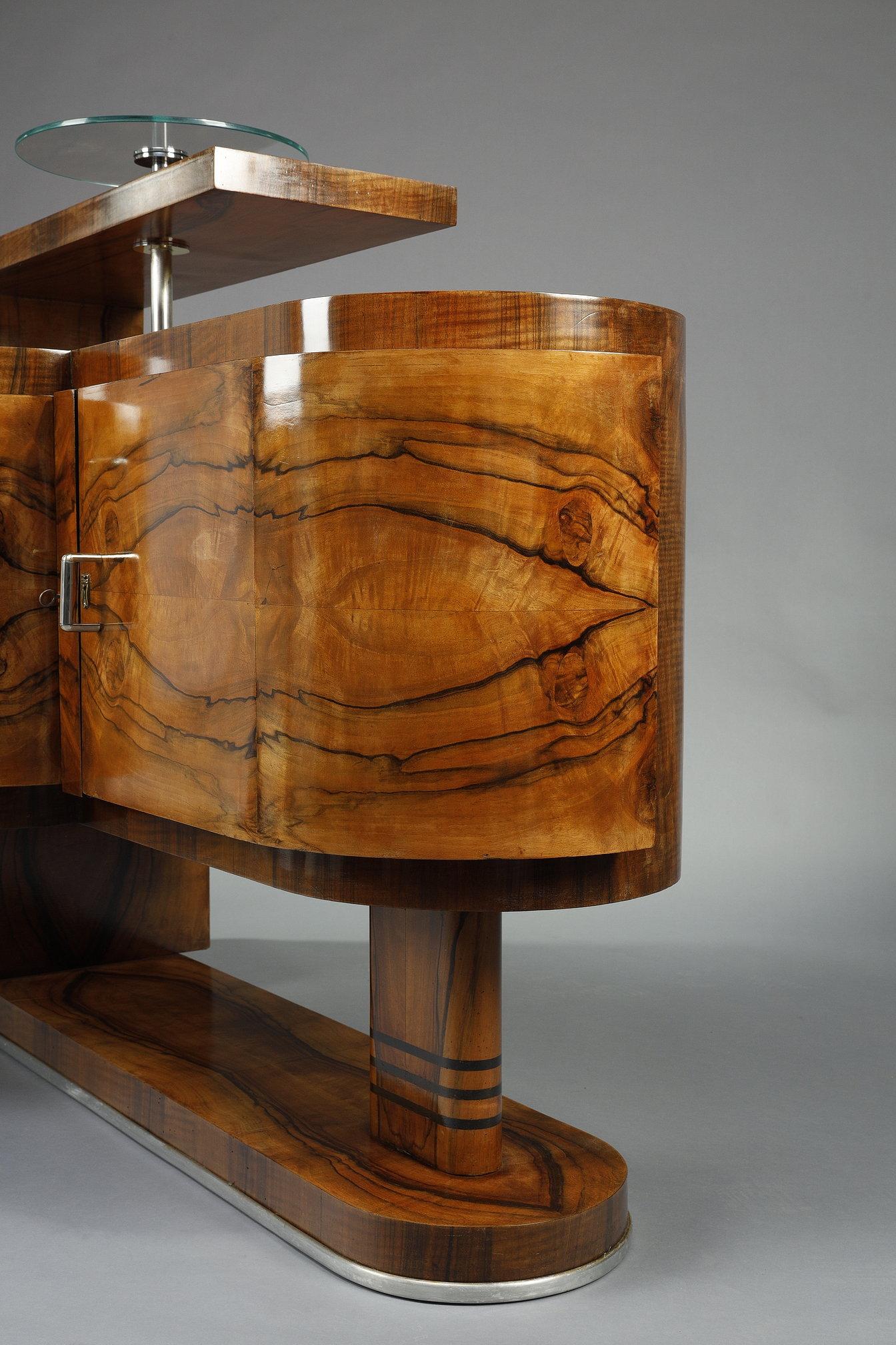 Noyer Grand meuble de bar Art Déco en placage de noyer en vente