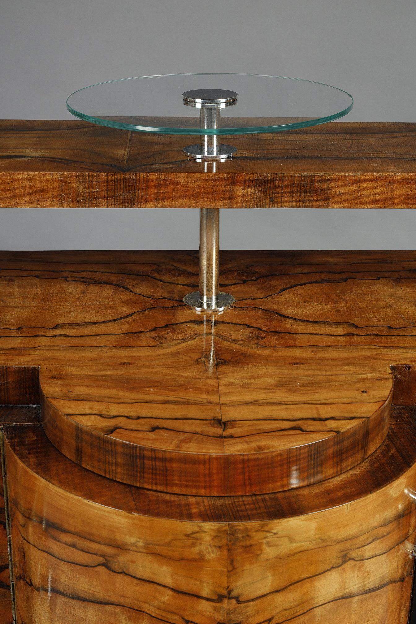 Grand meuble de bar Art Déco en placage de noyer en vente 1