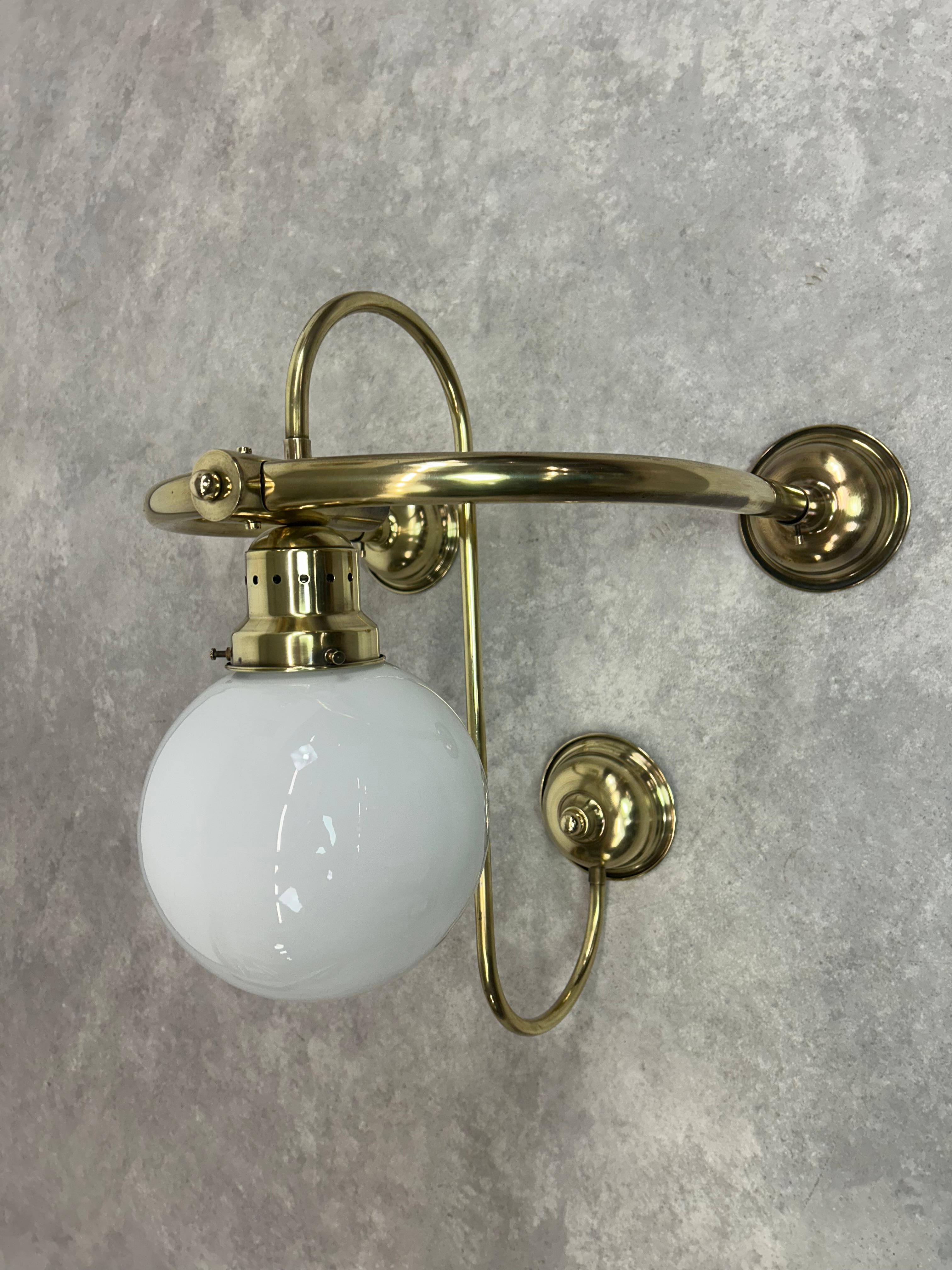 Large art deco brass wall lamp in excellent original condition.