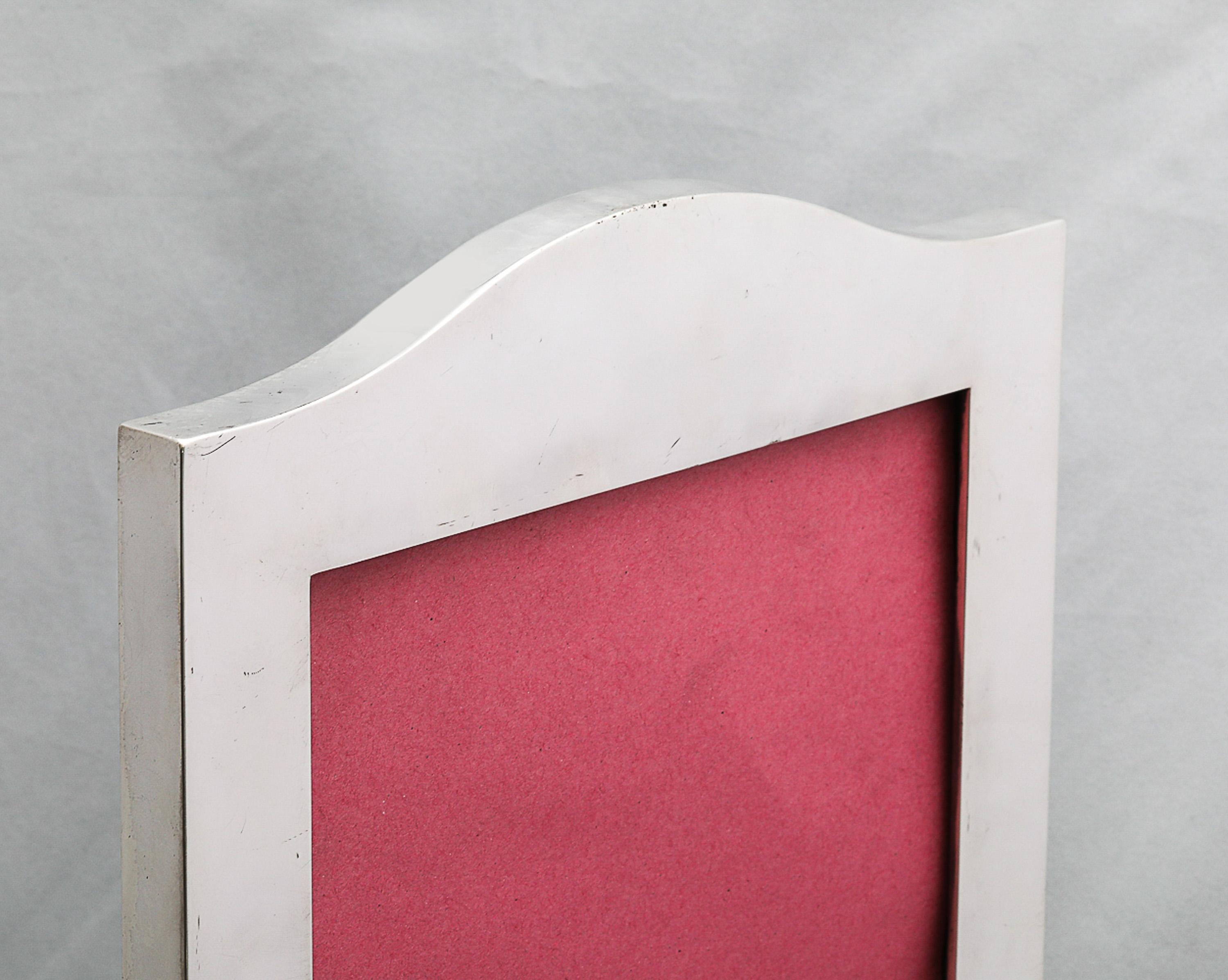 Large Art Deco Britannia Standard (.950+)Sterling Silver  Hump Top Picture Frame For Sale 2