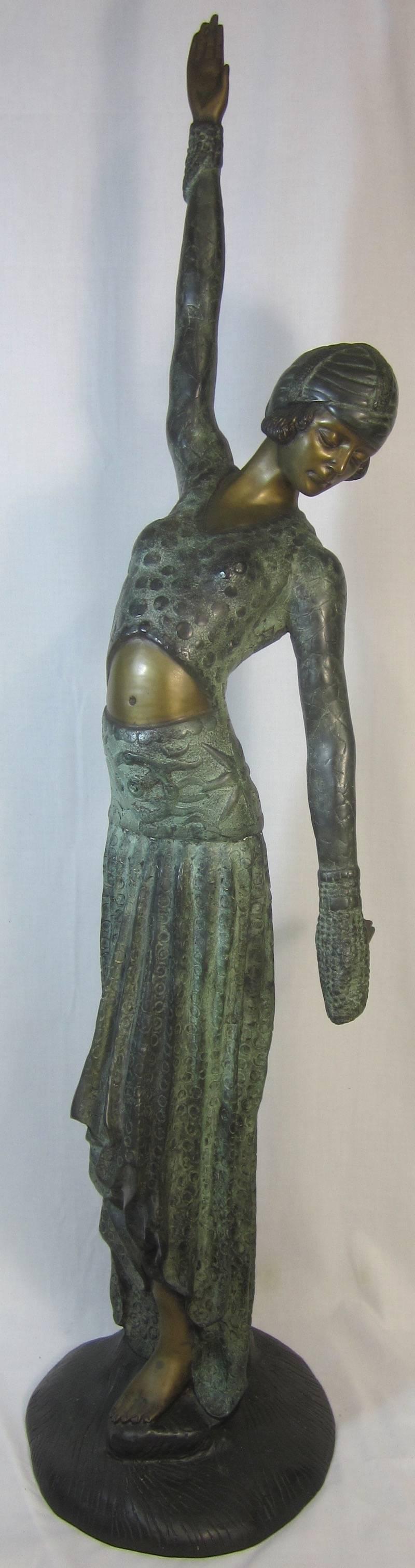 Large Art Deco bronze figure, 
No signature.
Weighs: 20kg.