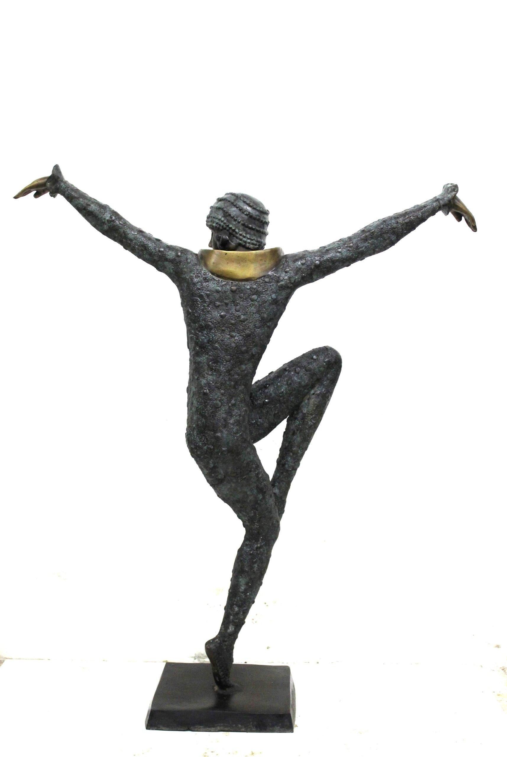 Grande sculpture en bronze Art Déco d'une danseuse Bon état - En vente à Rome, IT