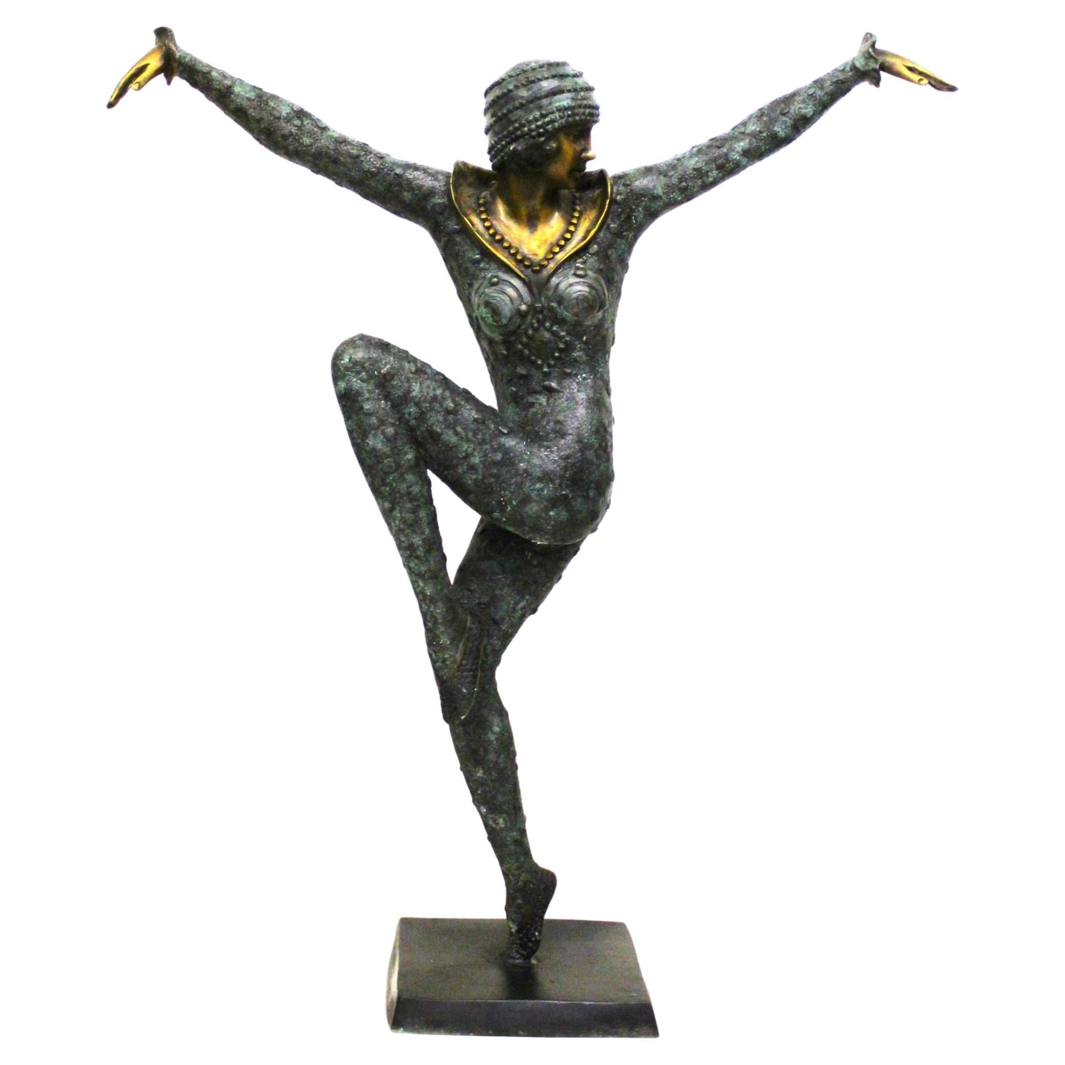 Grande sculpture en bronze Art Déco d'une danseuse en vente