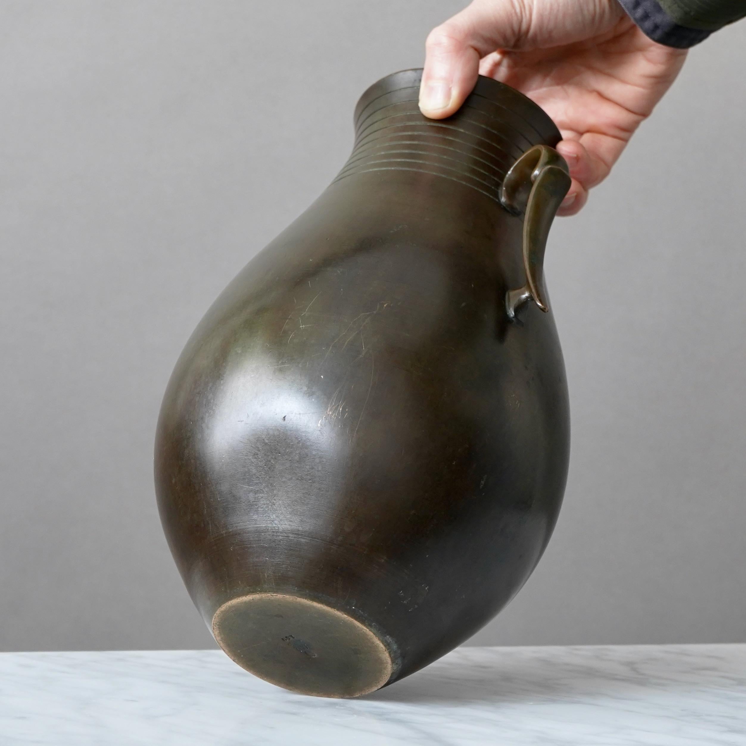 Grande vaso in bronzo Art Deco di GAB Guldsmedsaktiebolaget, Svezia, anni '30 in vendita 2