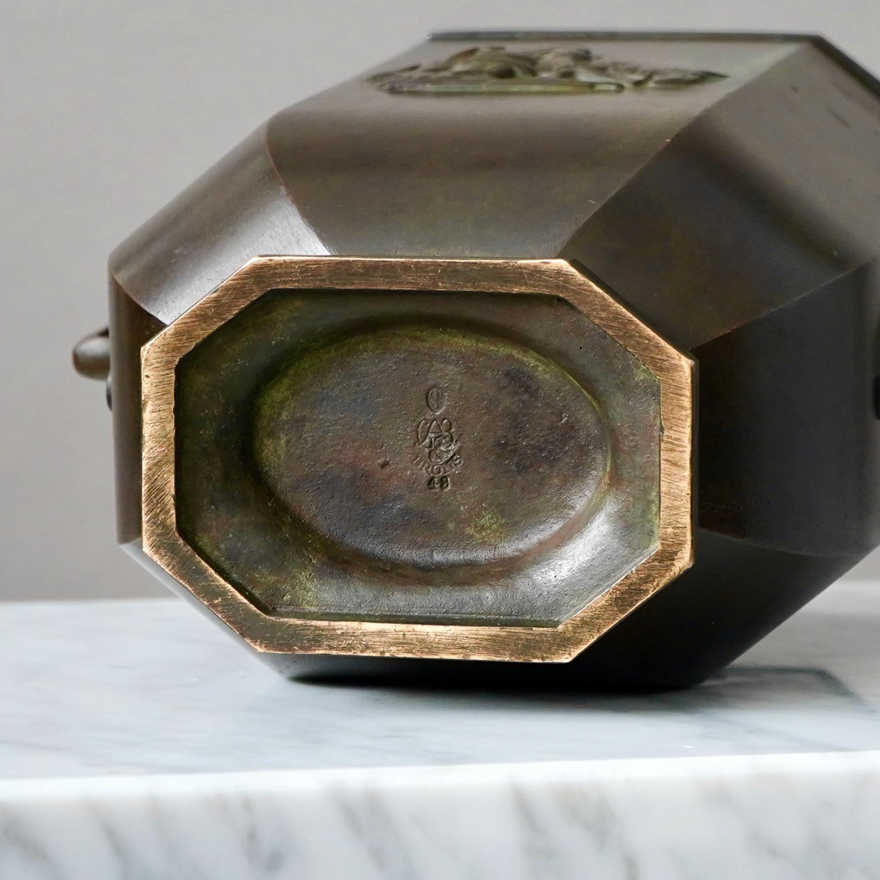 Grande vaso in bronzo Art Deco di GAB Guldsmedsaktiebolaget, Svezia, anni '30 in vendita 3