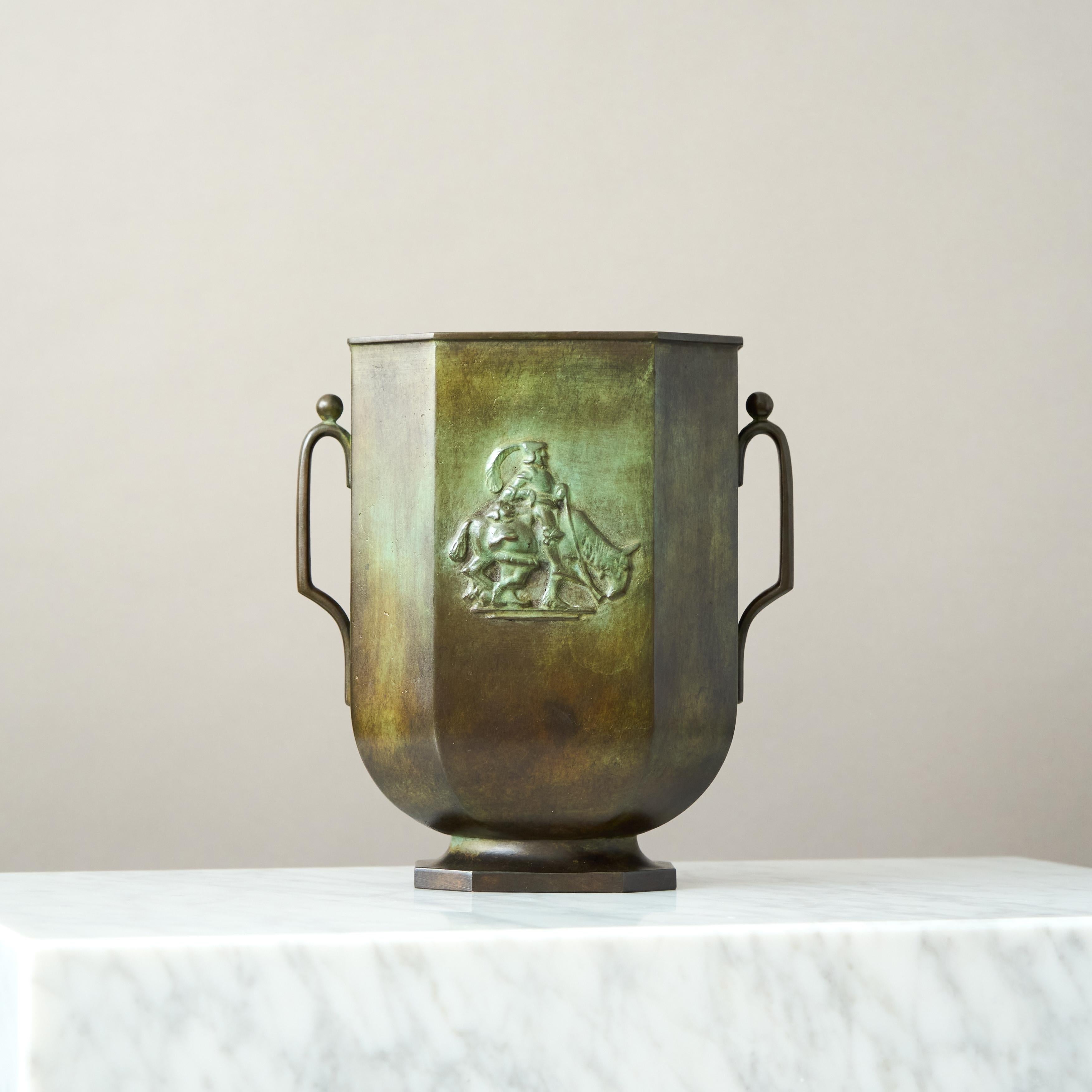 A large and beautiful bronze vase with amazing patina. 
Made by GAB Guldsmedsaktiebolaget, Sweden, 1930s.  

Great condition, with only a few light scratches.
Stamped 'BRONS' and makers mark.