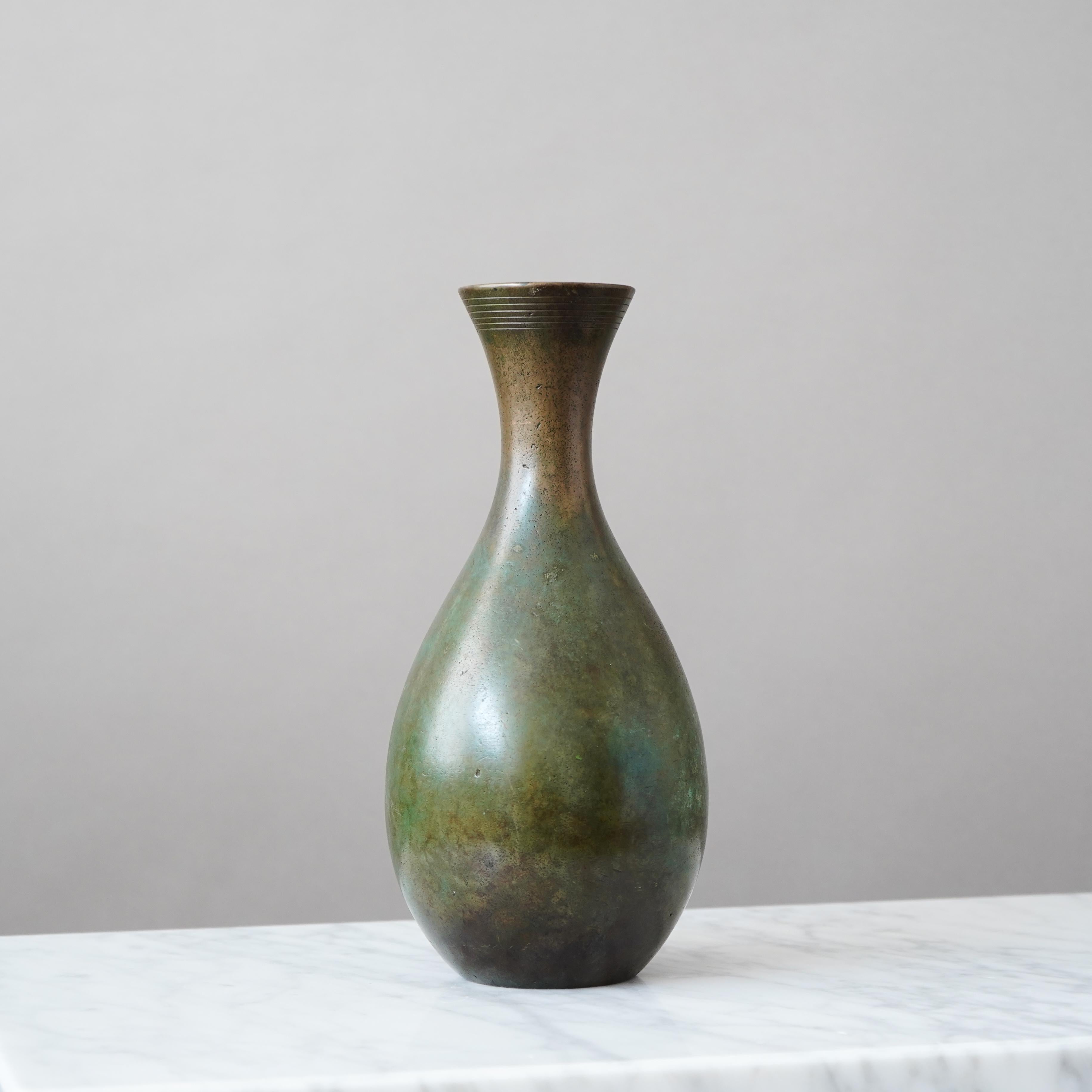Svedese Large Art Deco Bronze Vase by GAB Guldsmedsaktiebolaget, Sweden, 1930s in vendita