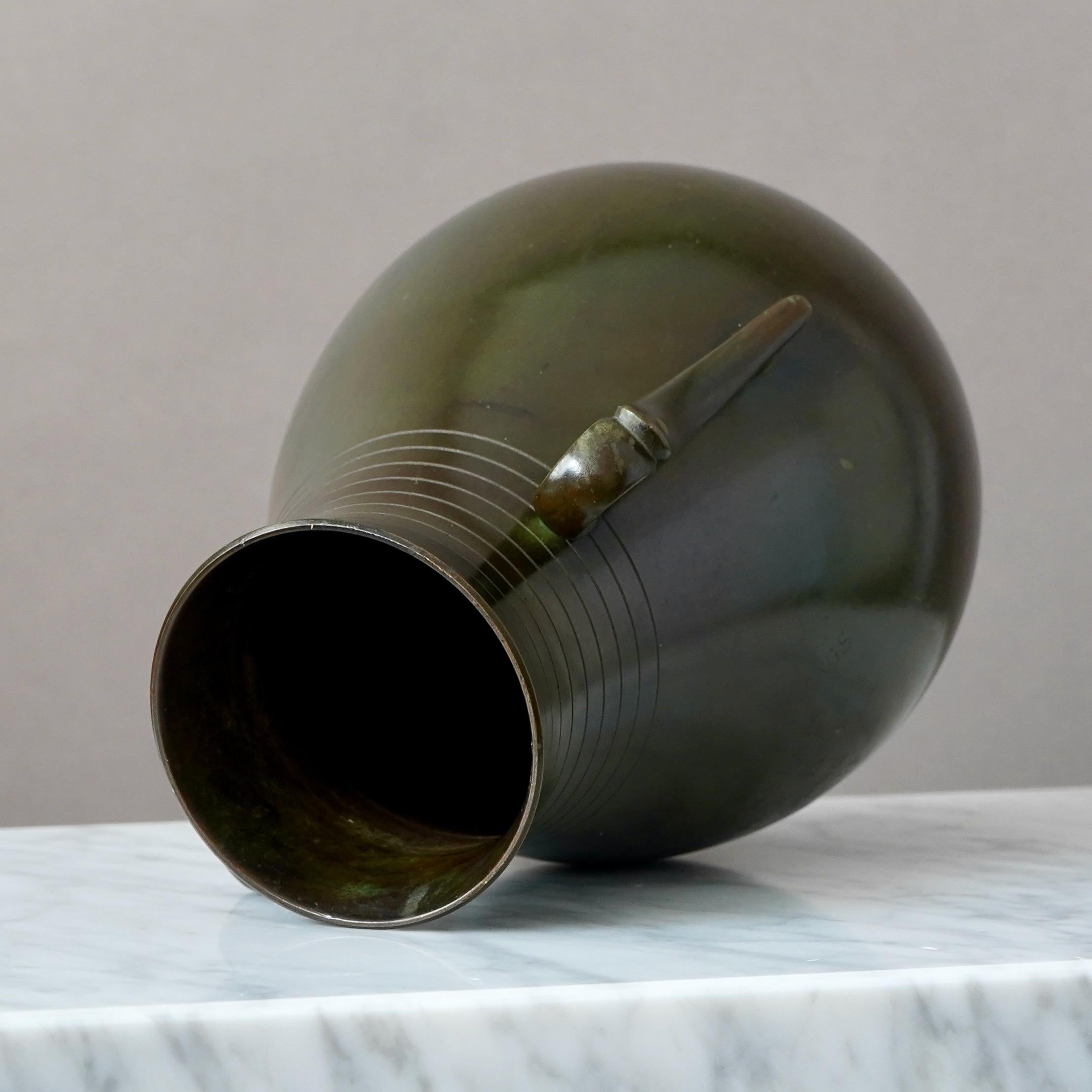 Calco Grande vaso in bronzo Art Deco di GAB Guldsmedsaktiebolaget, Svezia, anni '30 in vendita