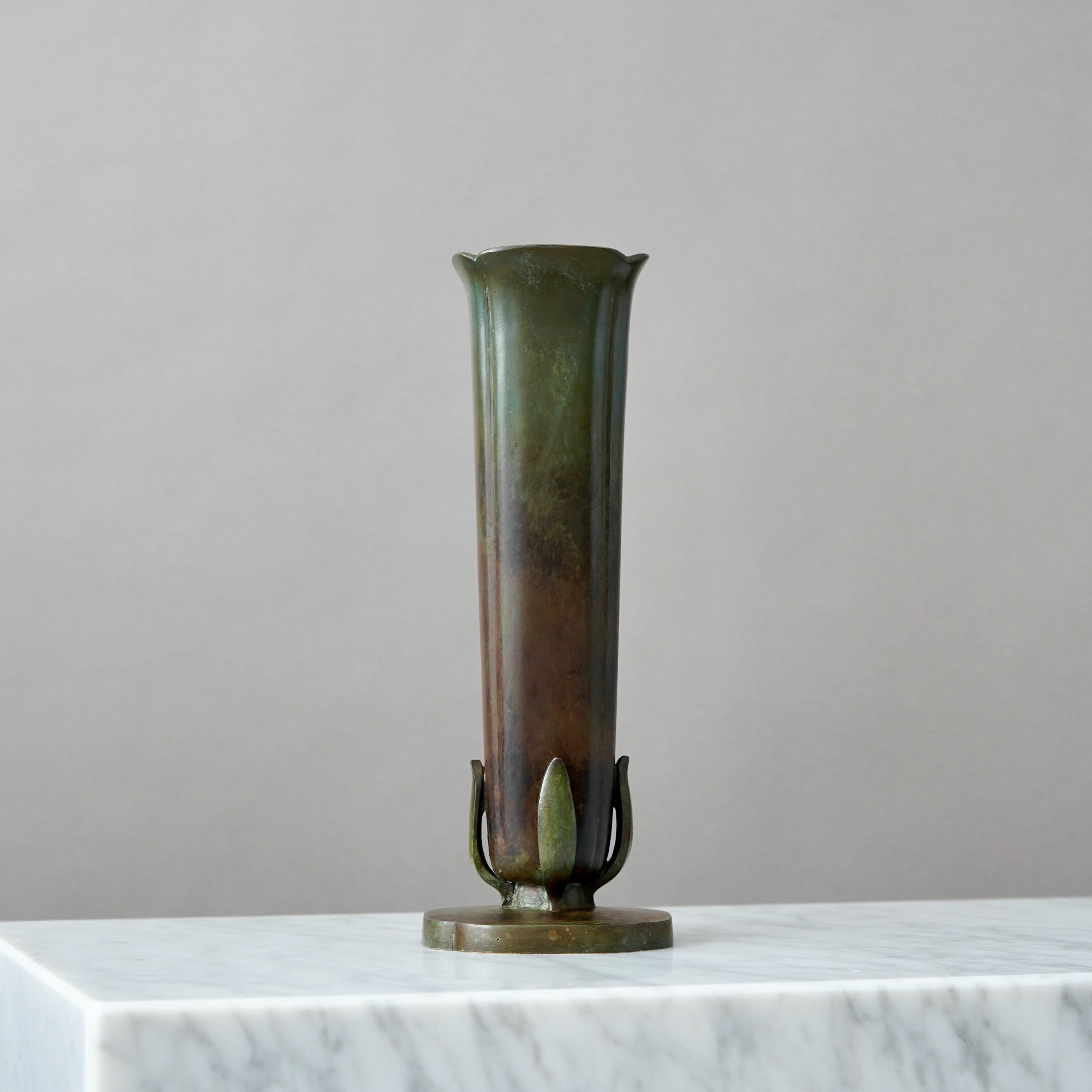 Large Art Deco Bronze Vase by GAB Guldsmedsaktiebolaget, Sweden, 1930s In Good Condition For Sale In Malmö, SE