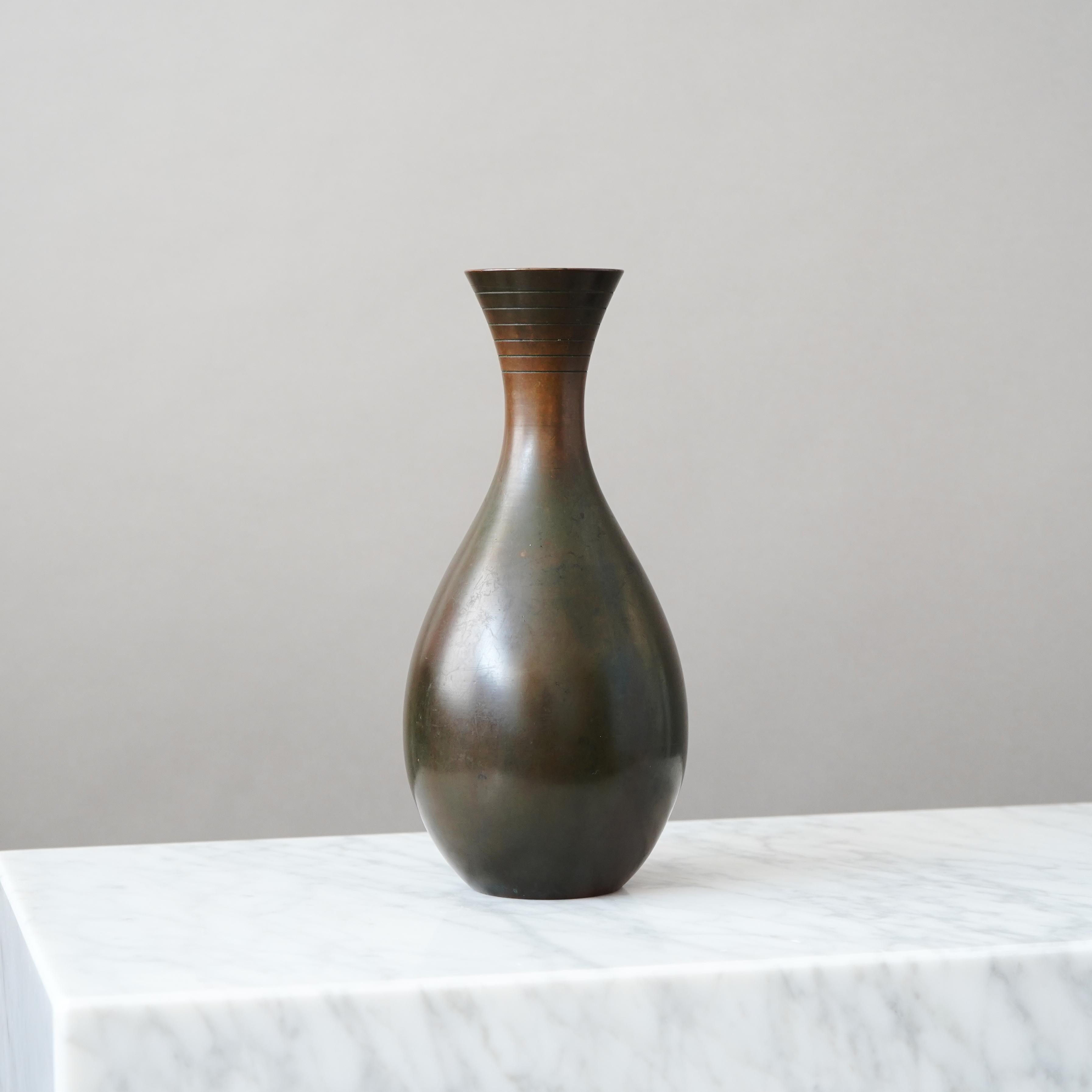 Calco Large Art Deco Bronze Vase by GAB Guldsmedsaktiebolaget, Sweden, 1930s in vendita