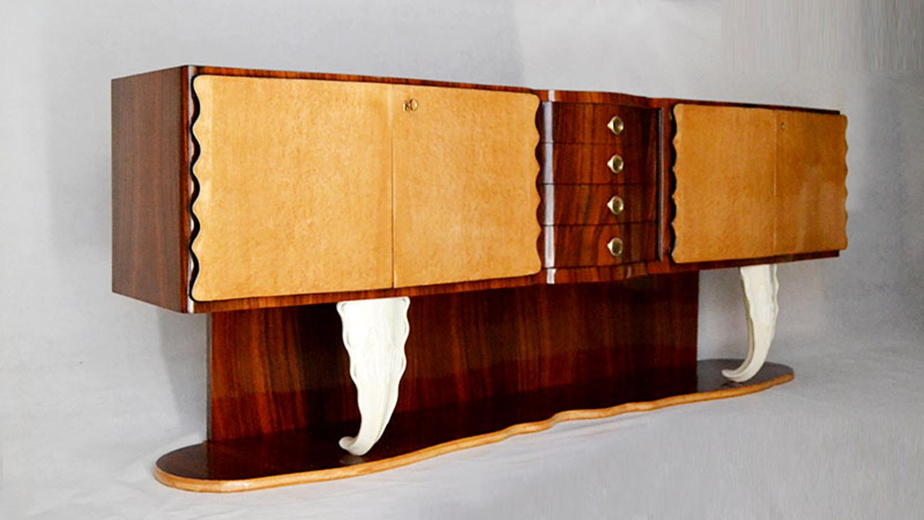 Large Art Deco buffet by designer Pier Luigi Colli, rosewood, birch root and mahogany interiors.
Furniture designed by Pier Luigi Colli, Italy
circa 1940, Italy
Good vintage condition
Documentation: attached 