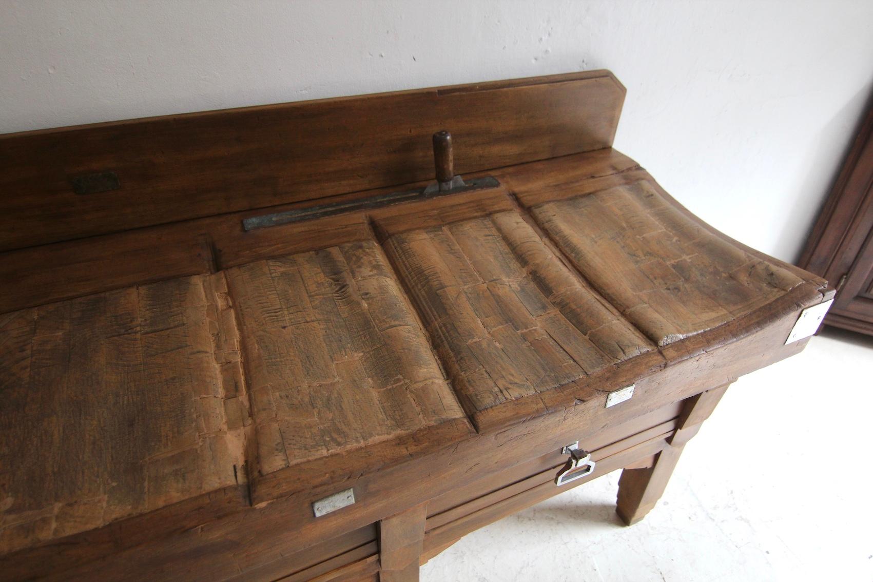 Large Art Deco Butcher´s Block Table For Sale 6