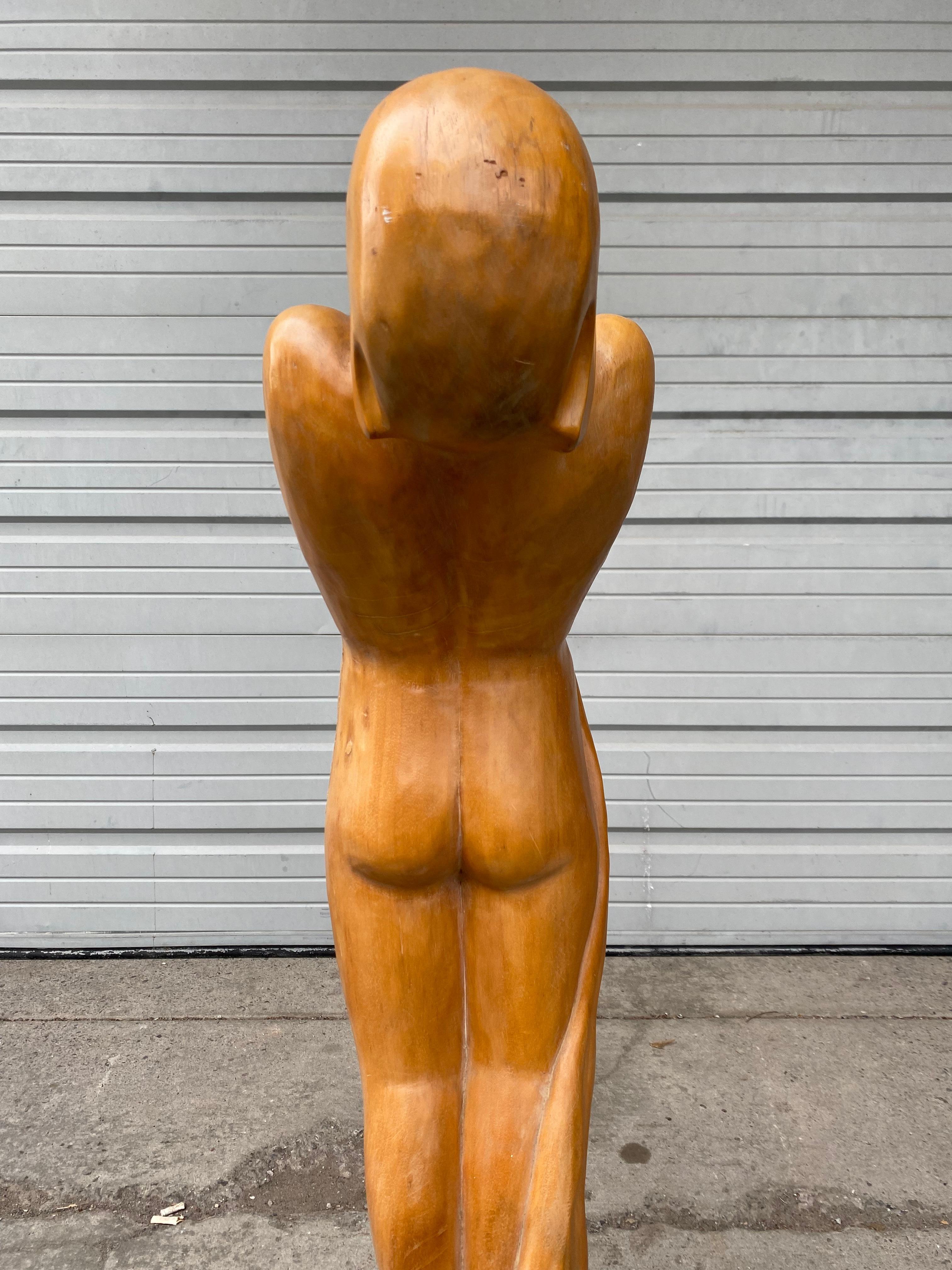 Großer, großer, geschnitzter, liegender Akt aus Holz, stilisiertes Haar / Gesicht, Art déco im Zustand „Gut“ im Angebot in Buffalo, NY