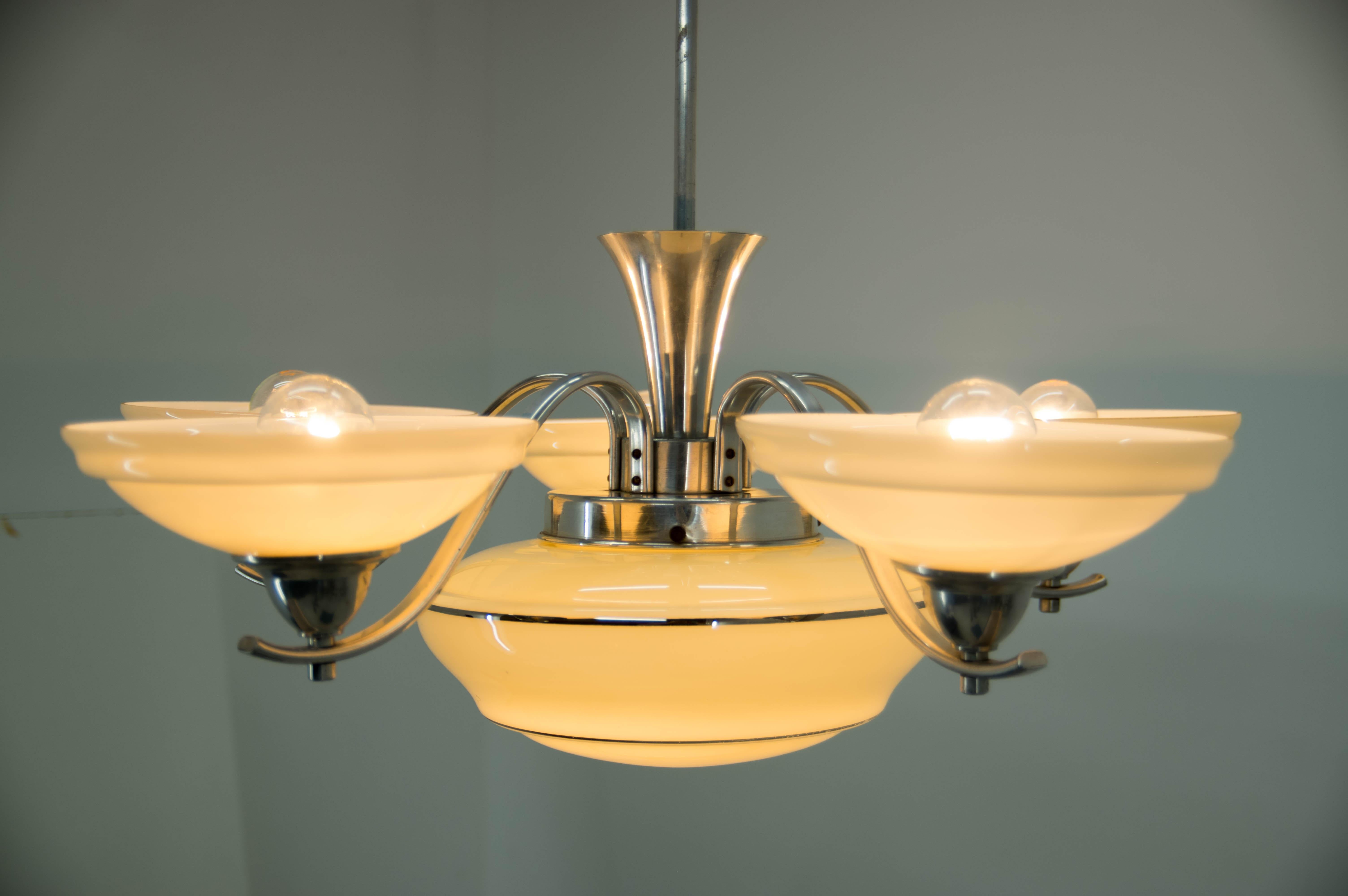 Mid-20th Century Large Art Deco Chandelier, 1930s