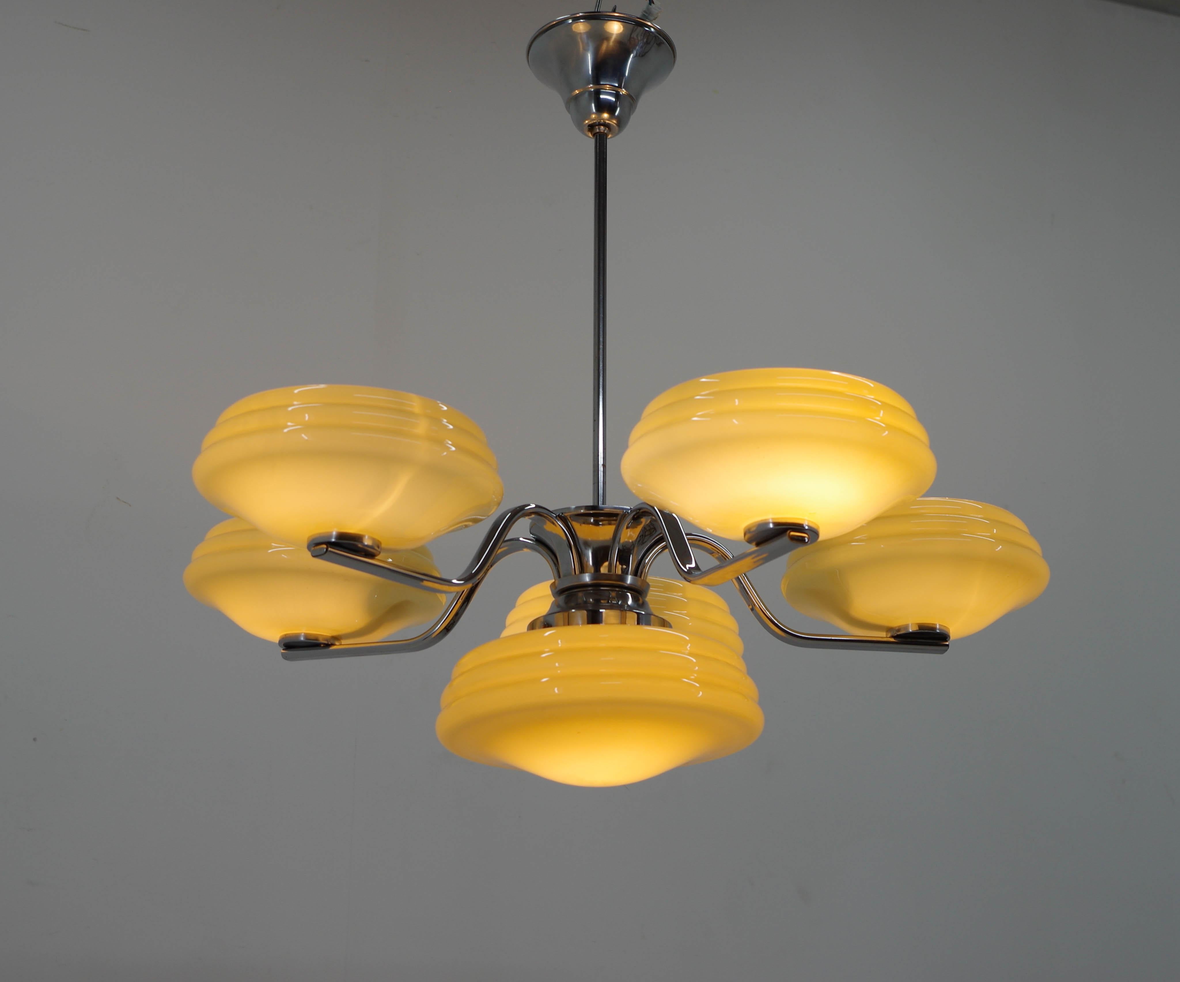 Large Art Deco Chandelier, 1940s, Restored In Good Condition For Sale In Praha, CZ