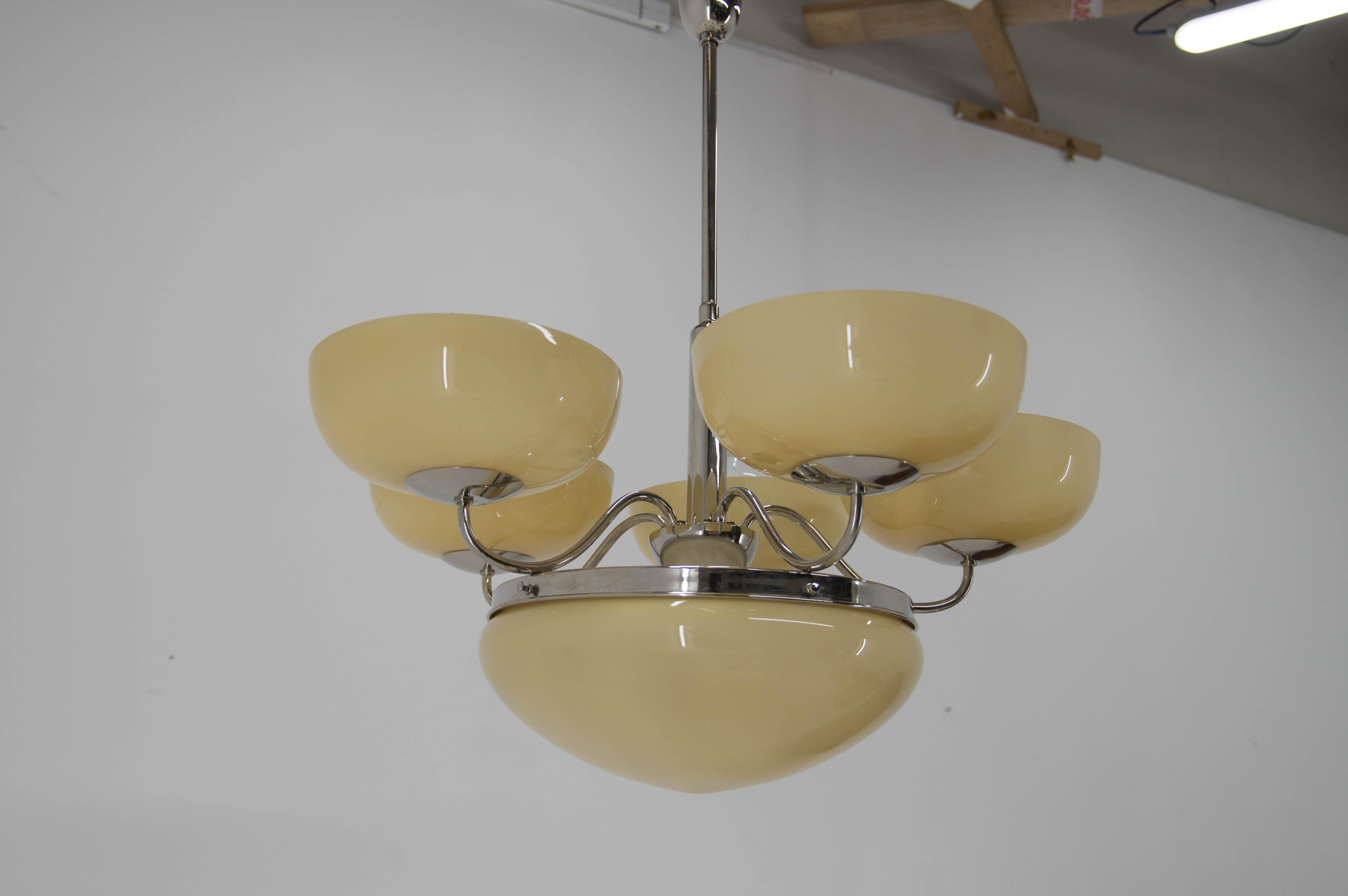Large Art Deco Chandelier in Excellent Condition, 1930s For Sale 4