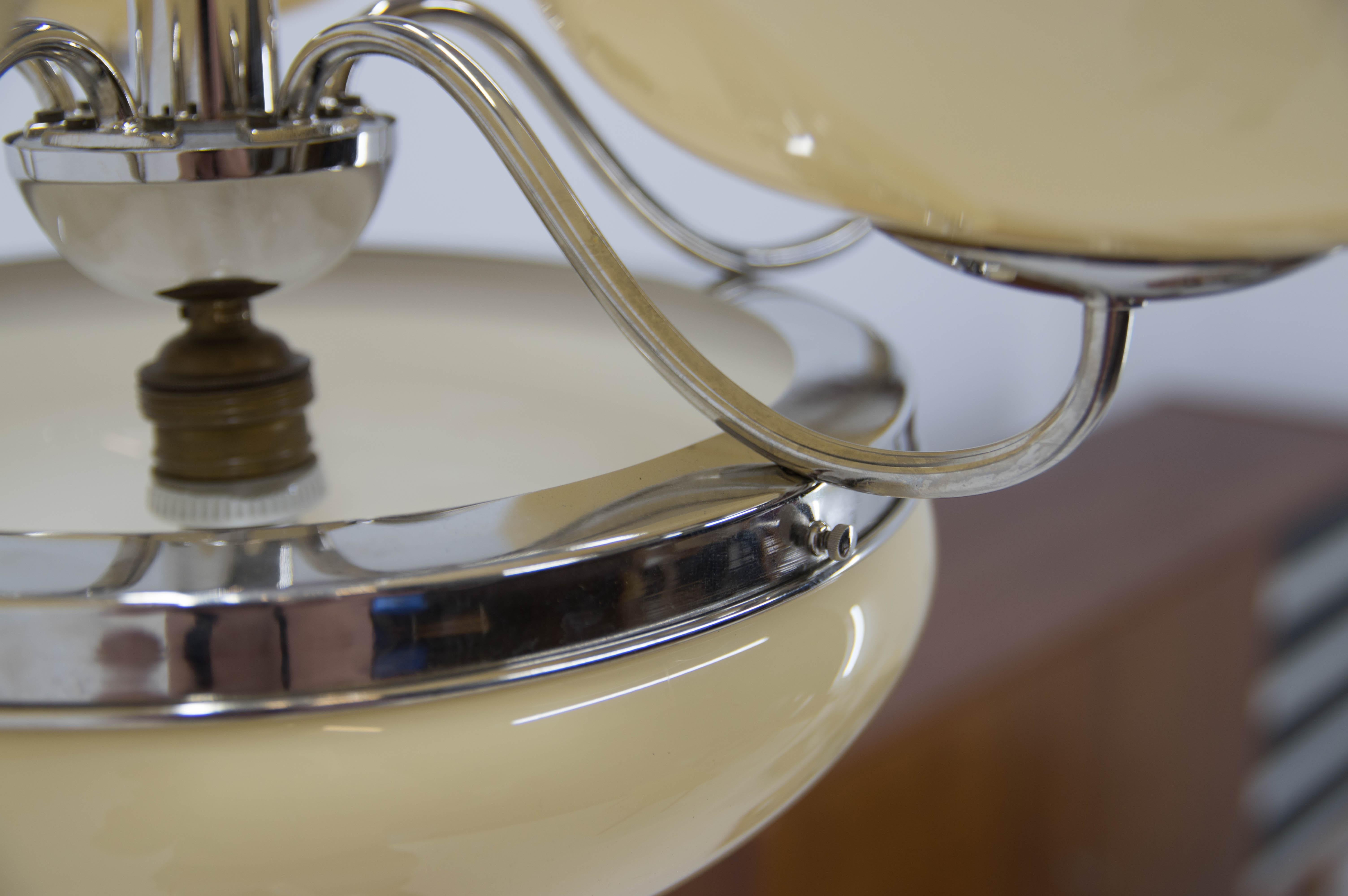 Large Art Deco Chandelier in Excellent Condition, 1930s For Sale 1