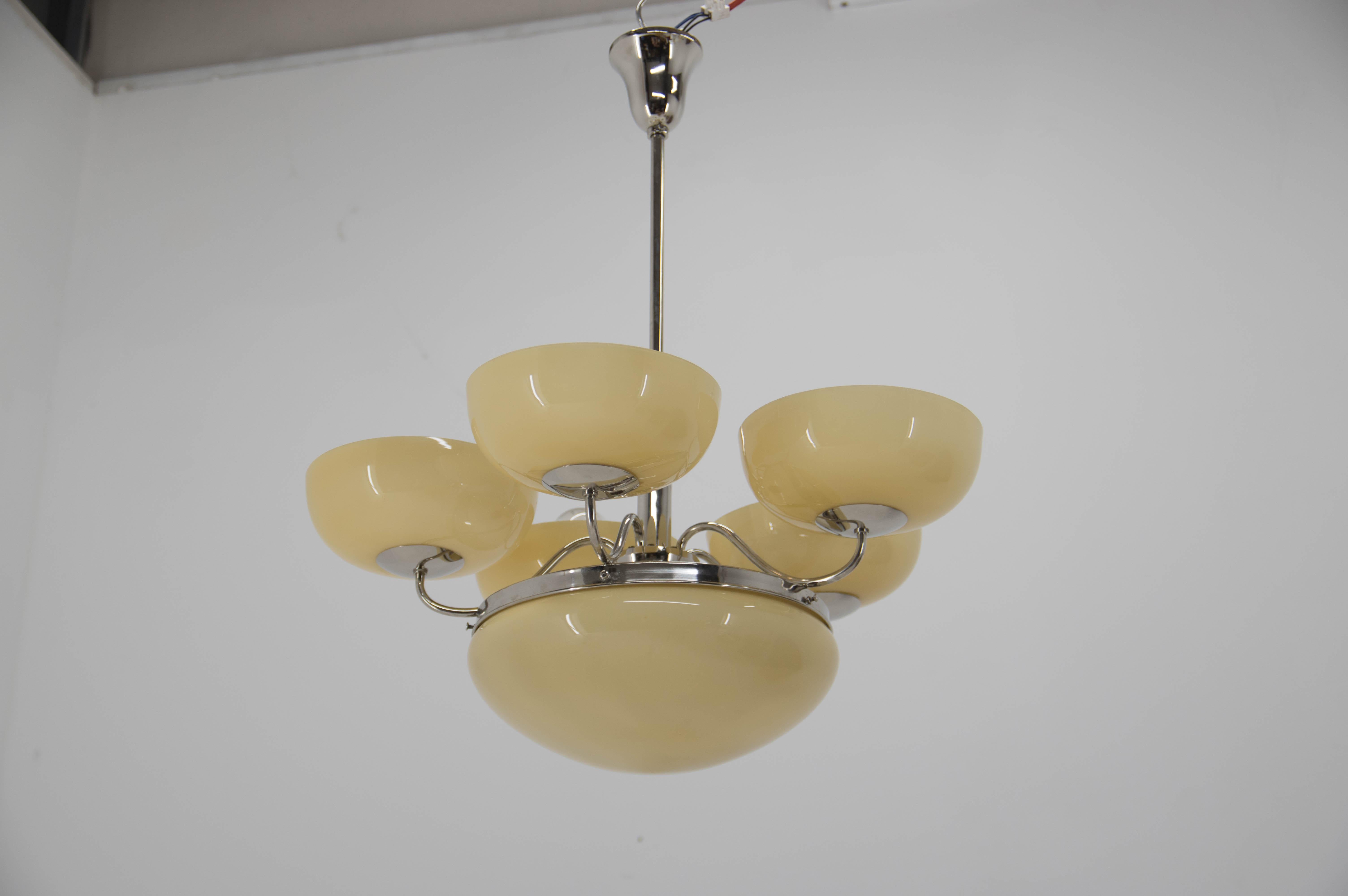Large Art Deco Chandelier in Excellent Condition, 1930s For Sale 2