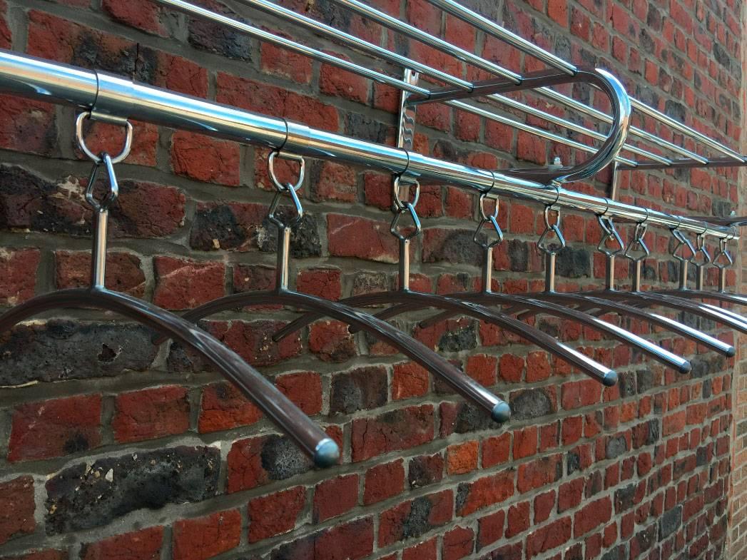 European Large Art Deco Coat Rack in Chrome Metal, circa 1970 For Sale