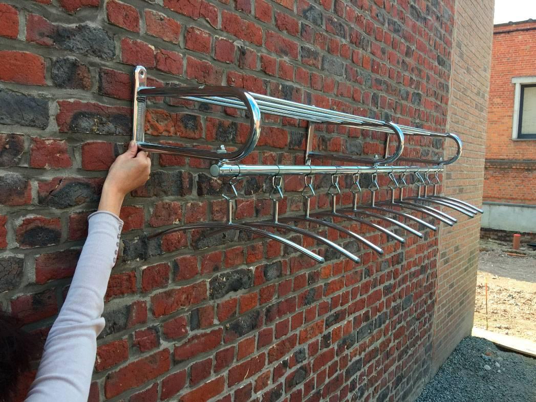 Large Art Deco Coat Rack in Chrome Metal, circa 1970 For Sale 4