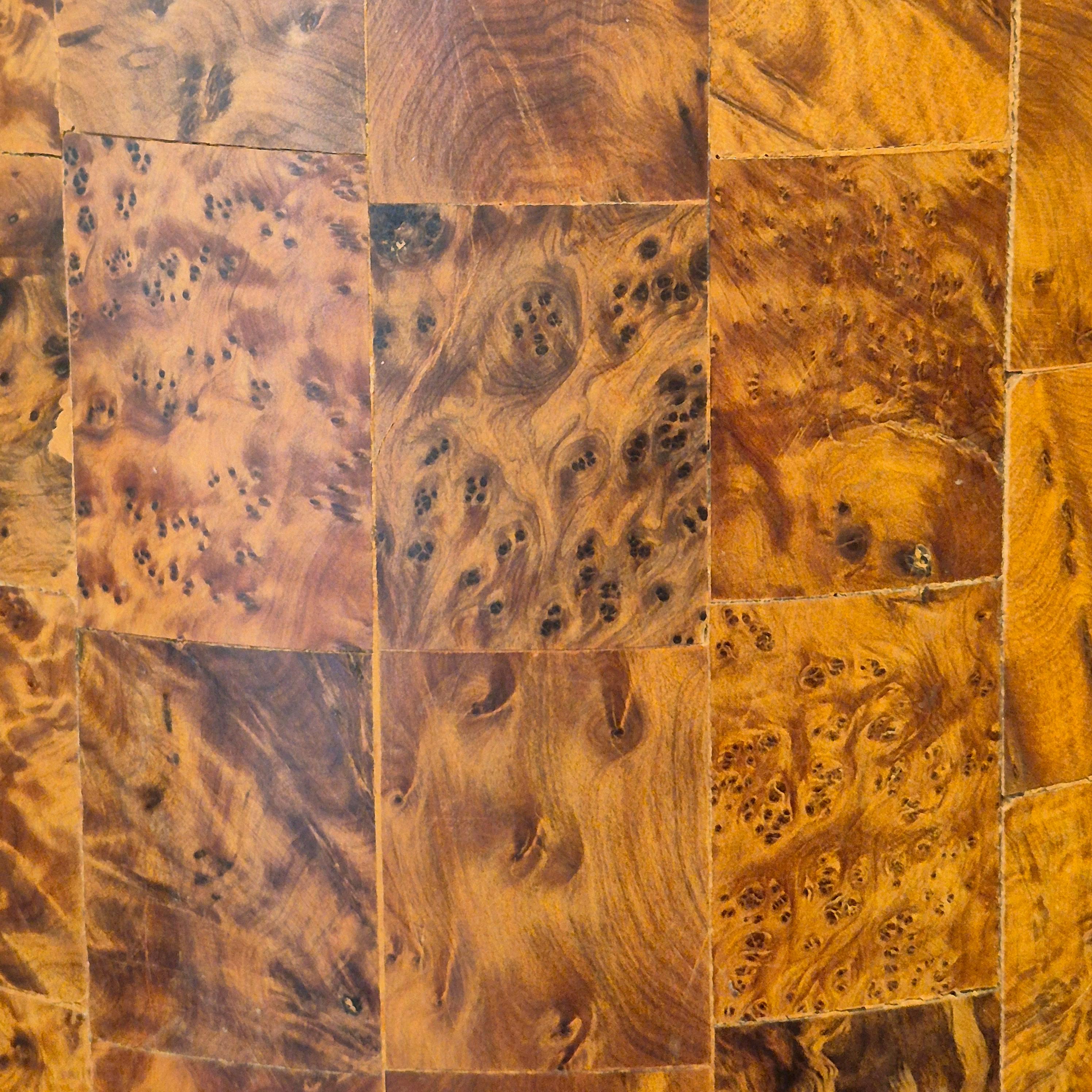 Gran columna Art Decó de madera de Amboyna, 1940 Madera en venta