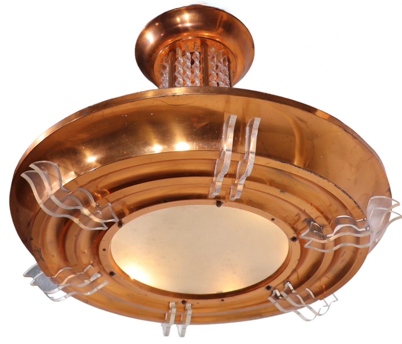 Grande lampadario Art Deco in rame e lucite degli anni '30 circa in vendita 3