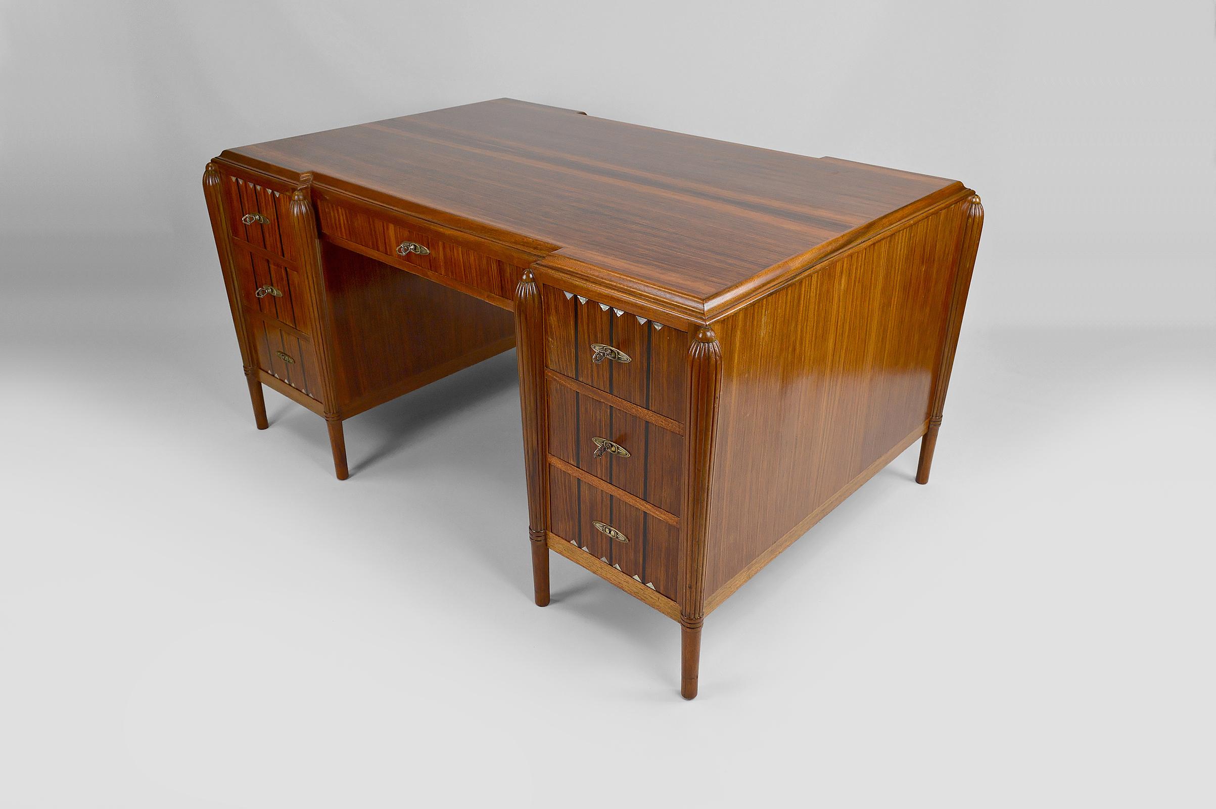 Large Art Deco Desk in Rosewood, Mother-of-Pearl and Ebony, France, circa 1920 4
