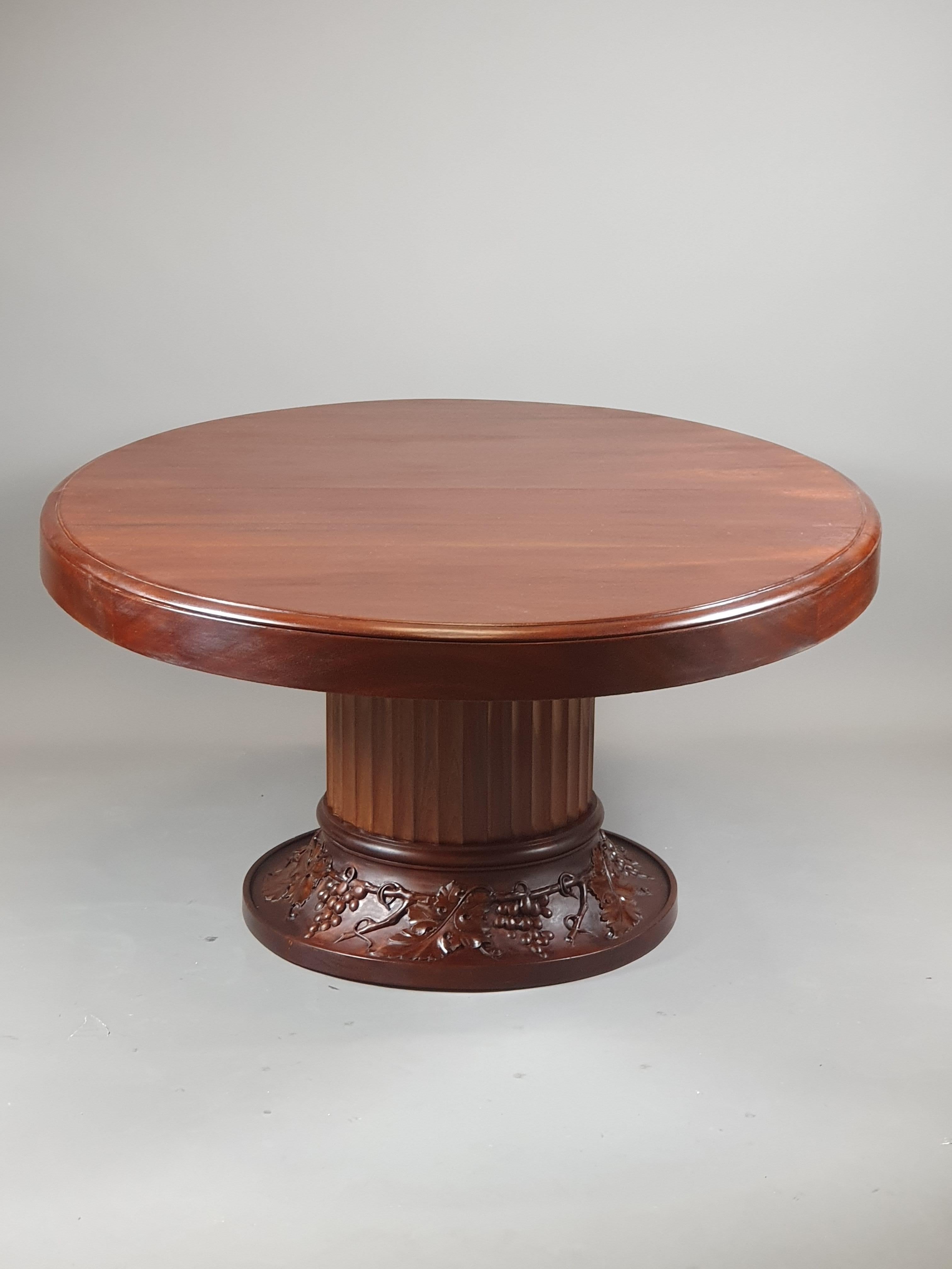 Large Art Deco Dining Table in Solid Mahogany In Good Condition In BARSAC, FR
