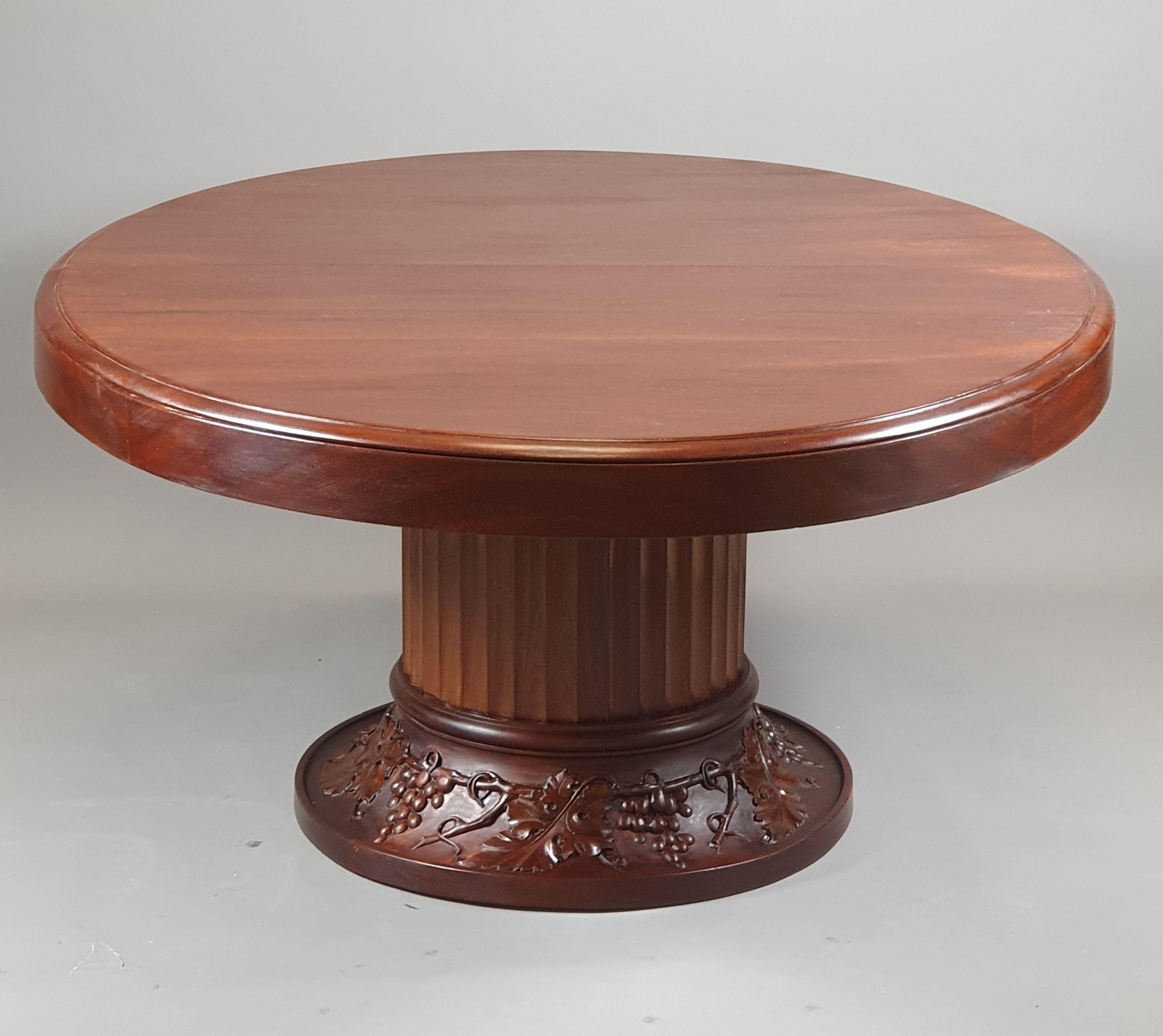 20th Century Large Art Deco Dining Table in Solid Mahogany