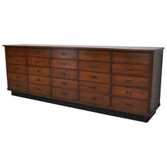 Grande farmacia/archivio o credenza in quercia olandese Art Déco, anni '30
