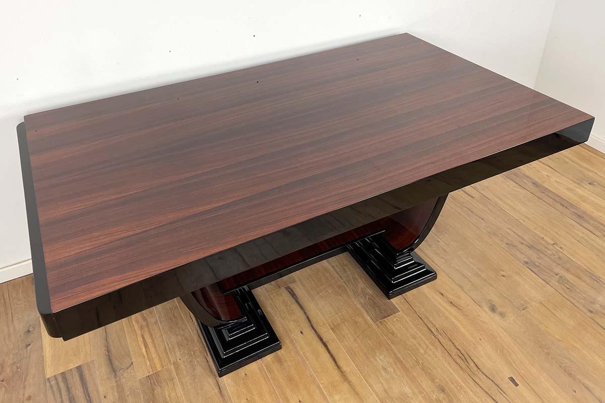 Large Art Deco Extendable Table in Rosewood and Piano Lacquer For Sale 1