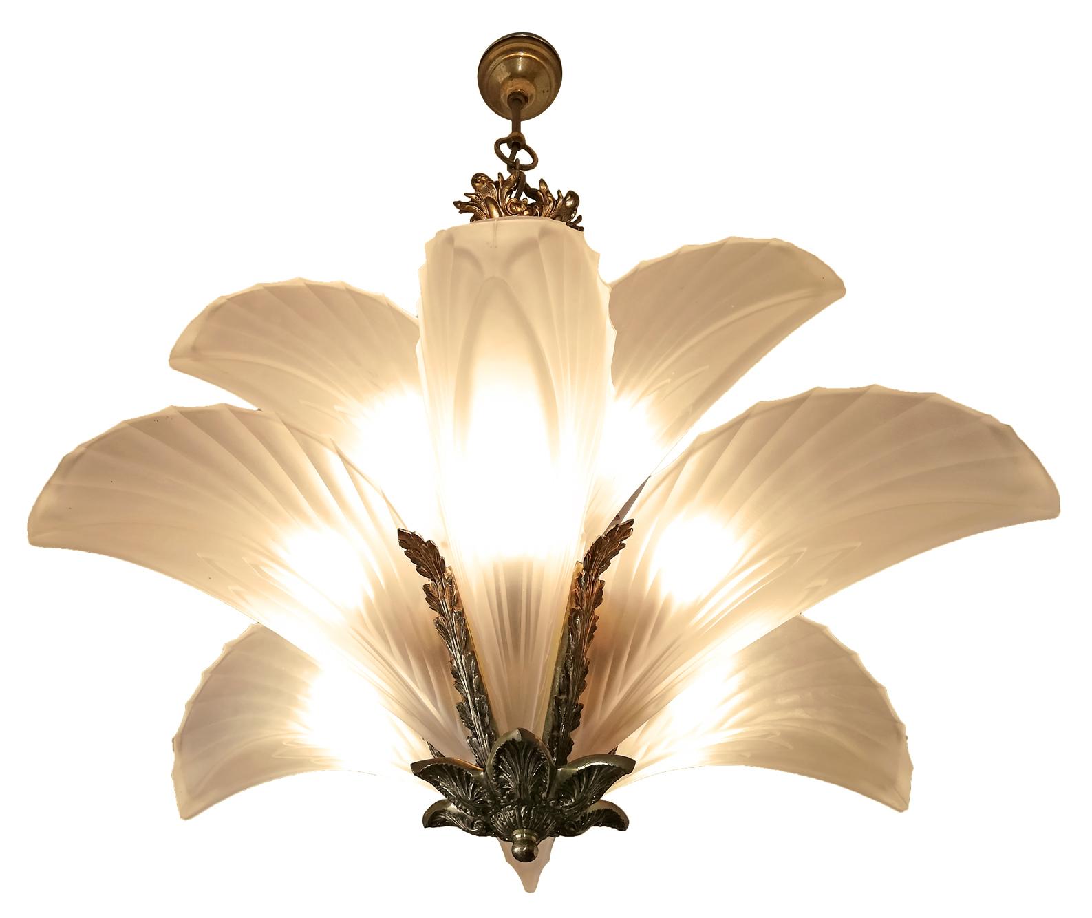 Antique large French Art Nouveau/Art Deco gilt bronze and frosted glass leaves lamp shades chandelier.
Fabulous Palm Tree Hollywood Regency with two layers and nine-light bulbs chandelier
Measures: 
Diameter 26 in/ 66 cm
Height 36 in/ 90 cm