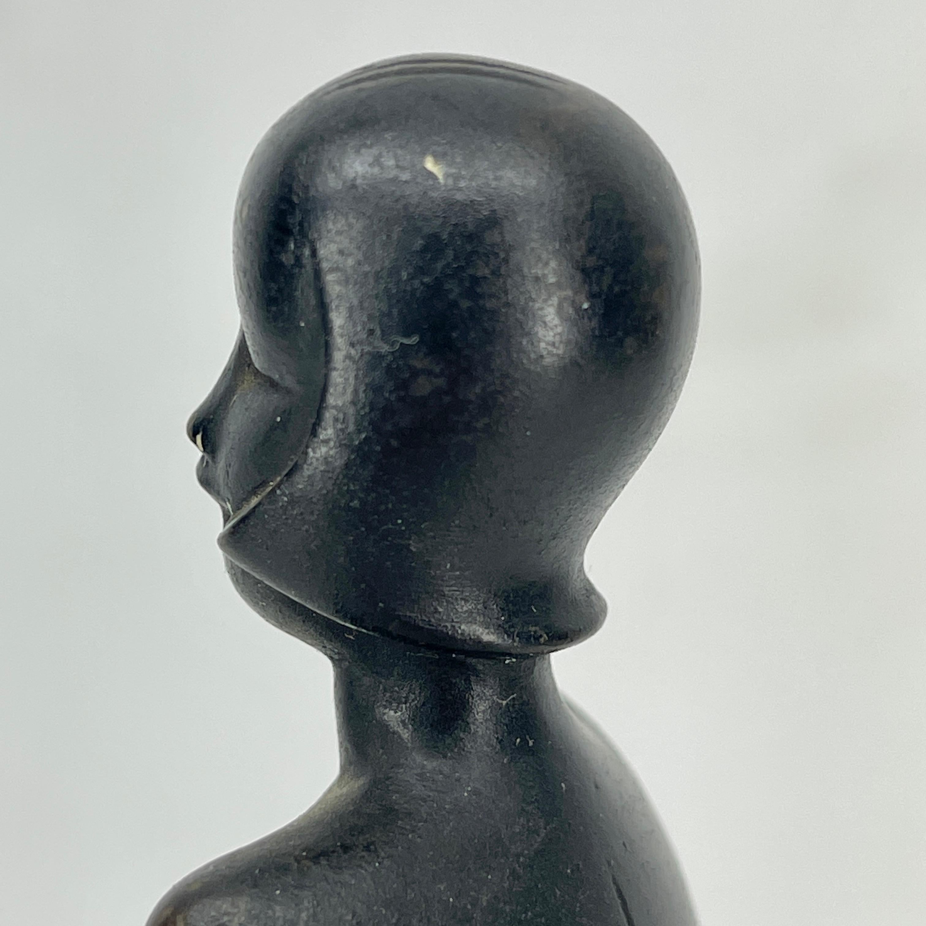 Grand cendrier Art déco en onyx vert avec sculpture de femme nue en bronze en vente 7
