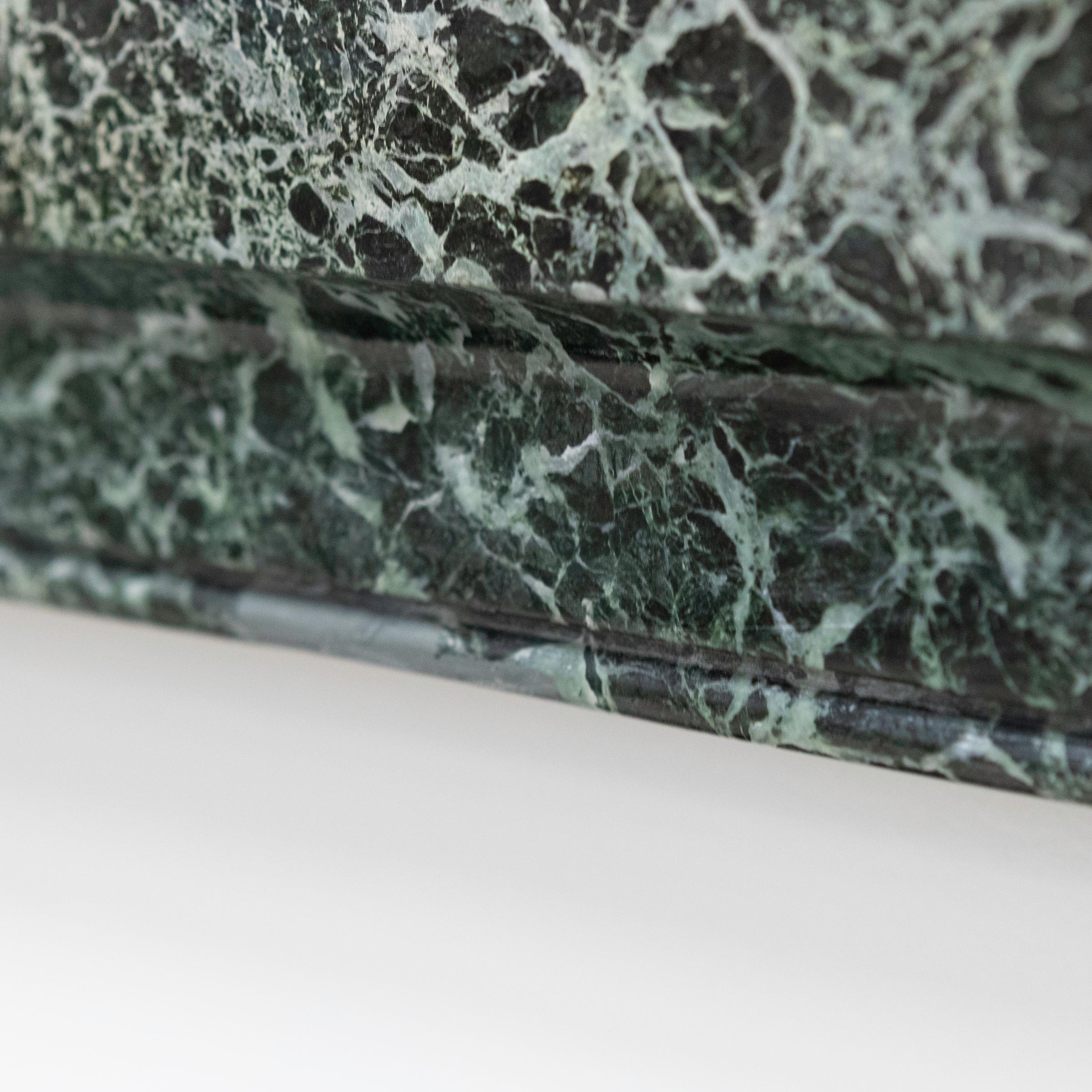 Grand contour de cheminée Art Déco en marbre vert Verde 1