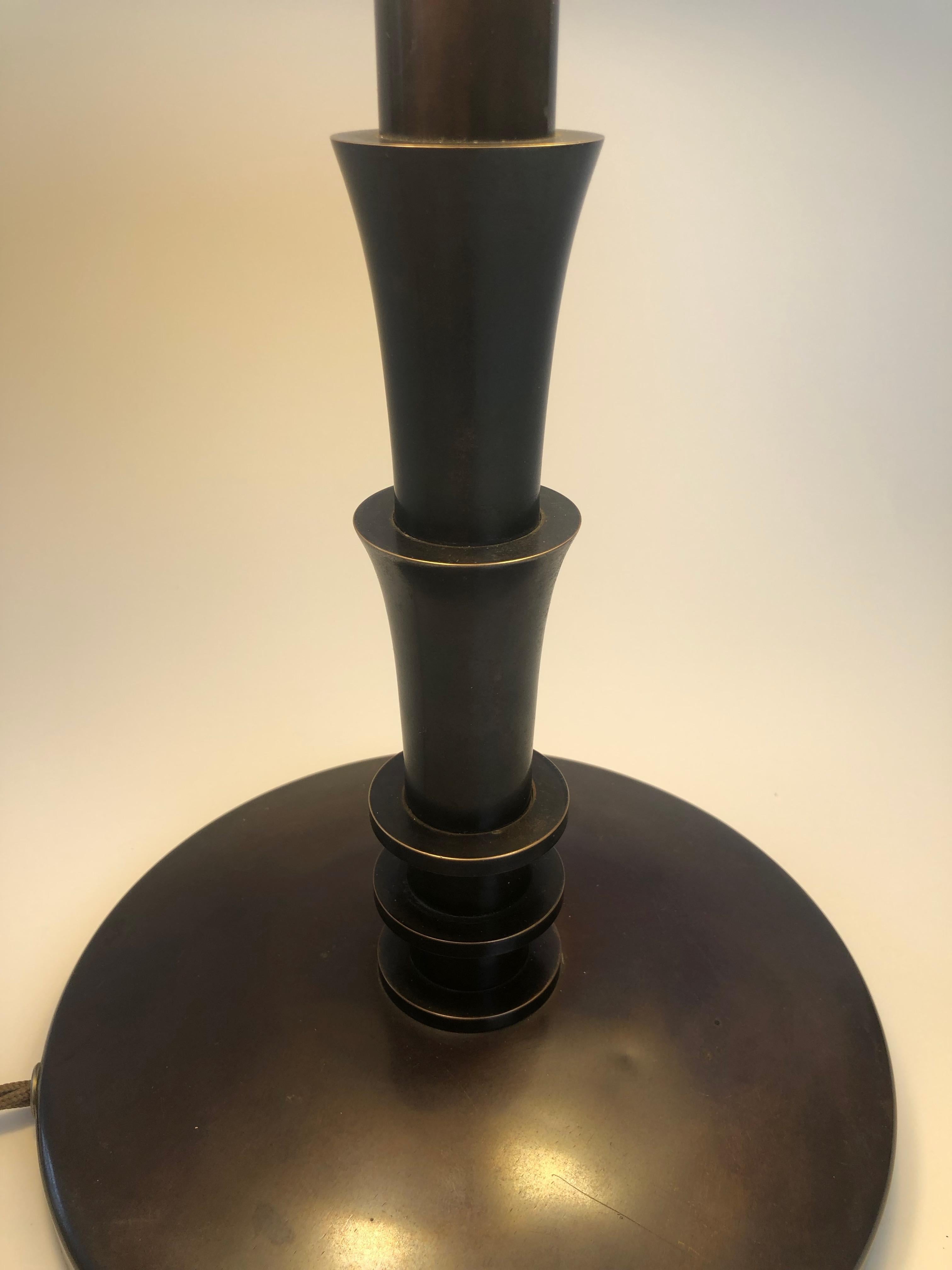 Large Art Deco handmade Table Lamp in Bronze, Austria For Sale 2